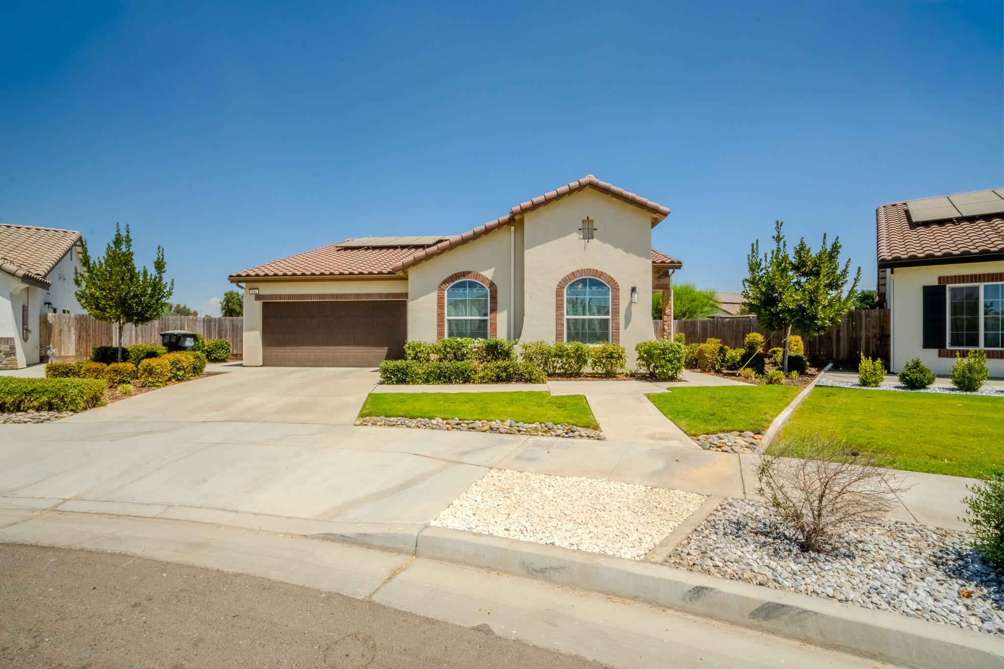 804 S Simon St, Visalia, CA 93292