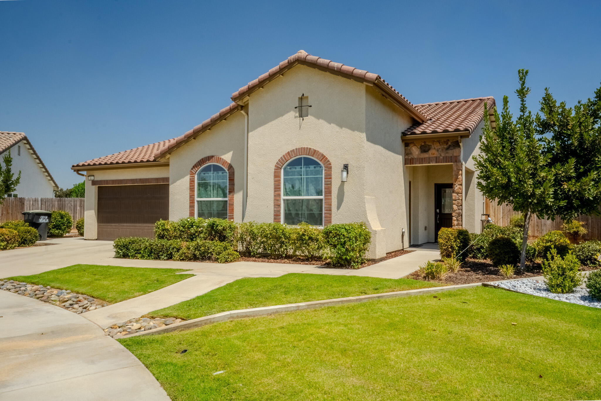 804 S Simon St, Visalia, CA 93292