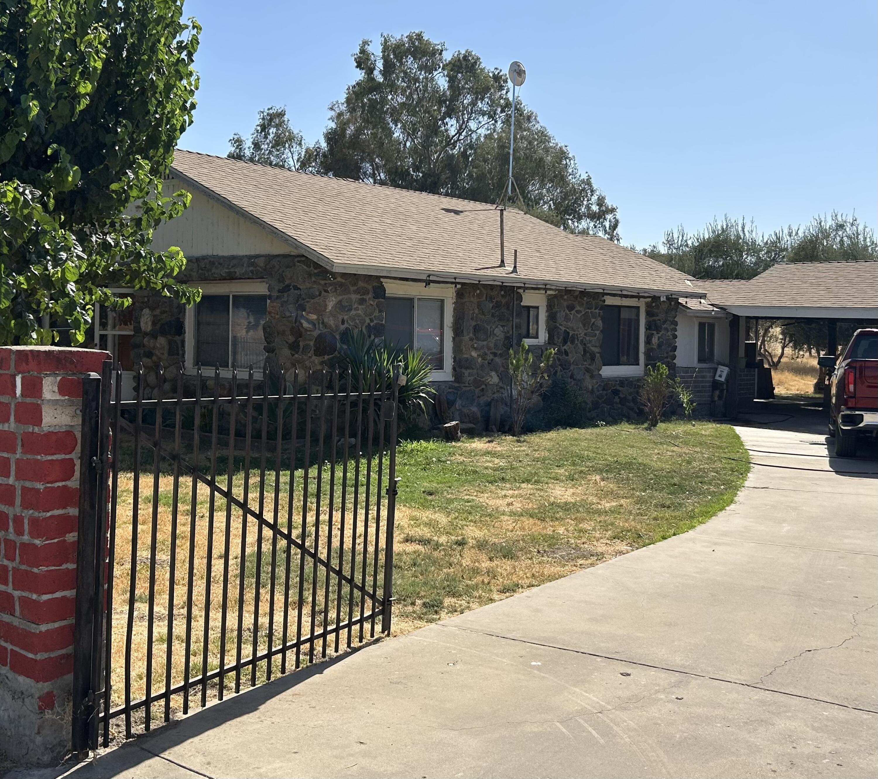 21935 Rd 252, Lindsay, CA 93247