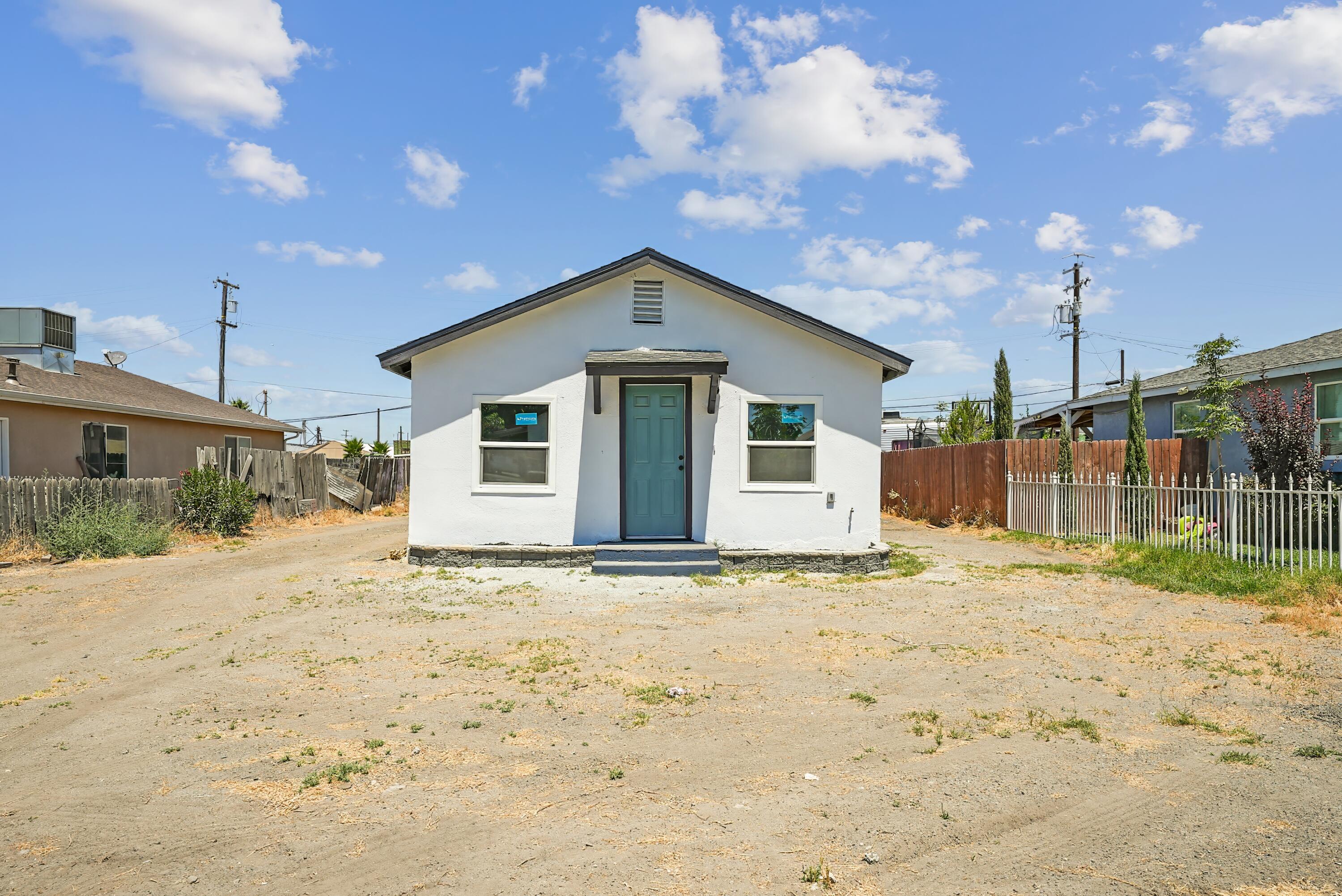 20352 4th St, Stratford, CA 93266