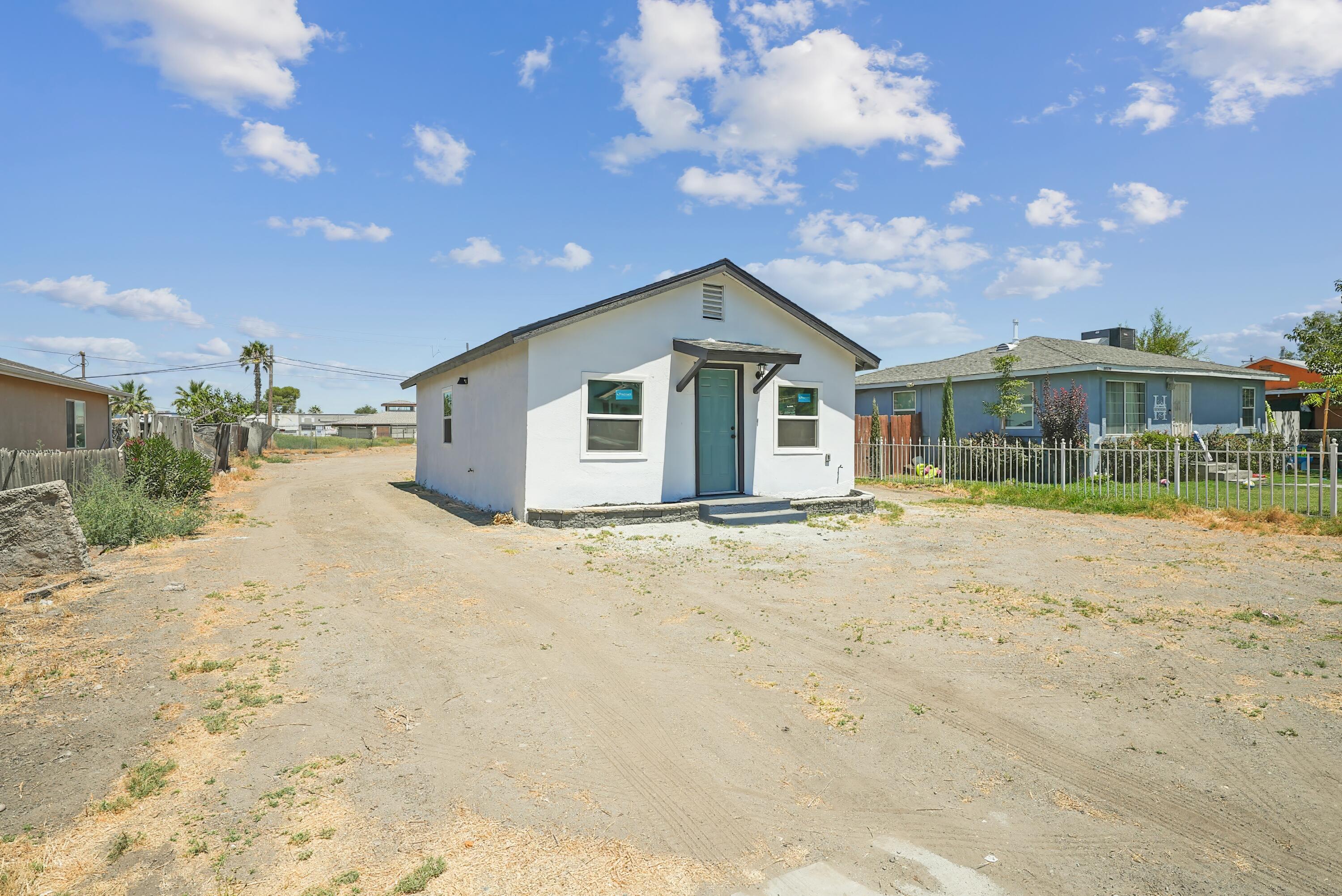 20352 4th St, Stratford, CA 93266