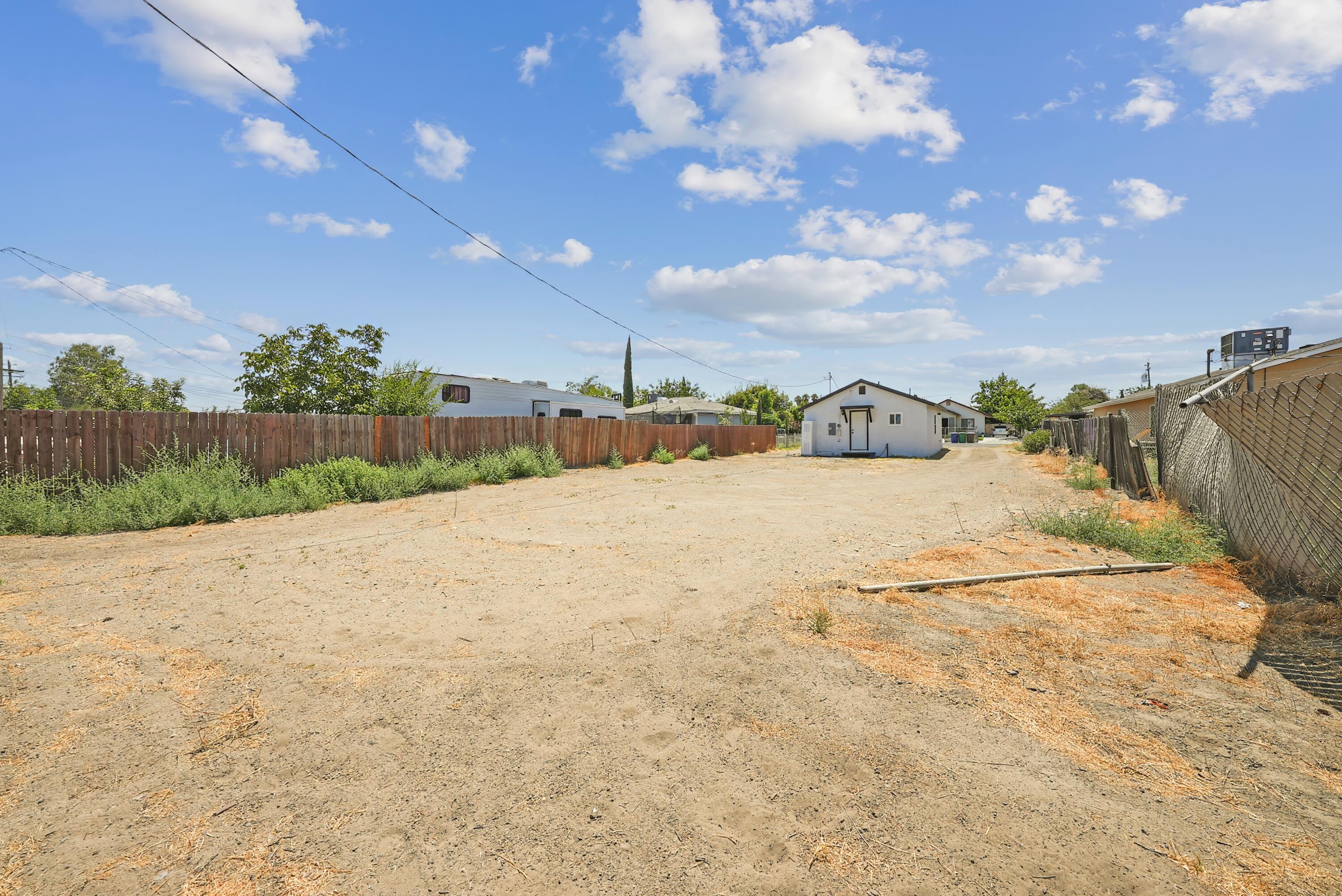 20352 4th St, Stratford, CA 93266