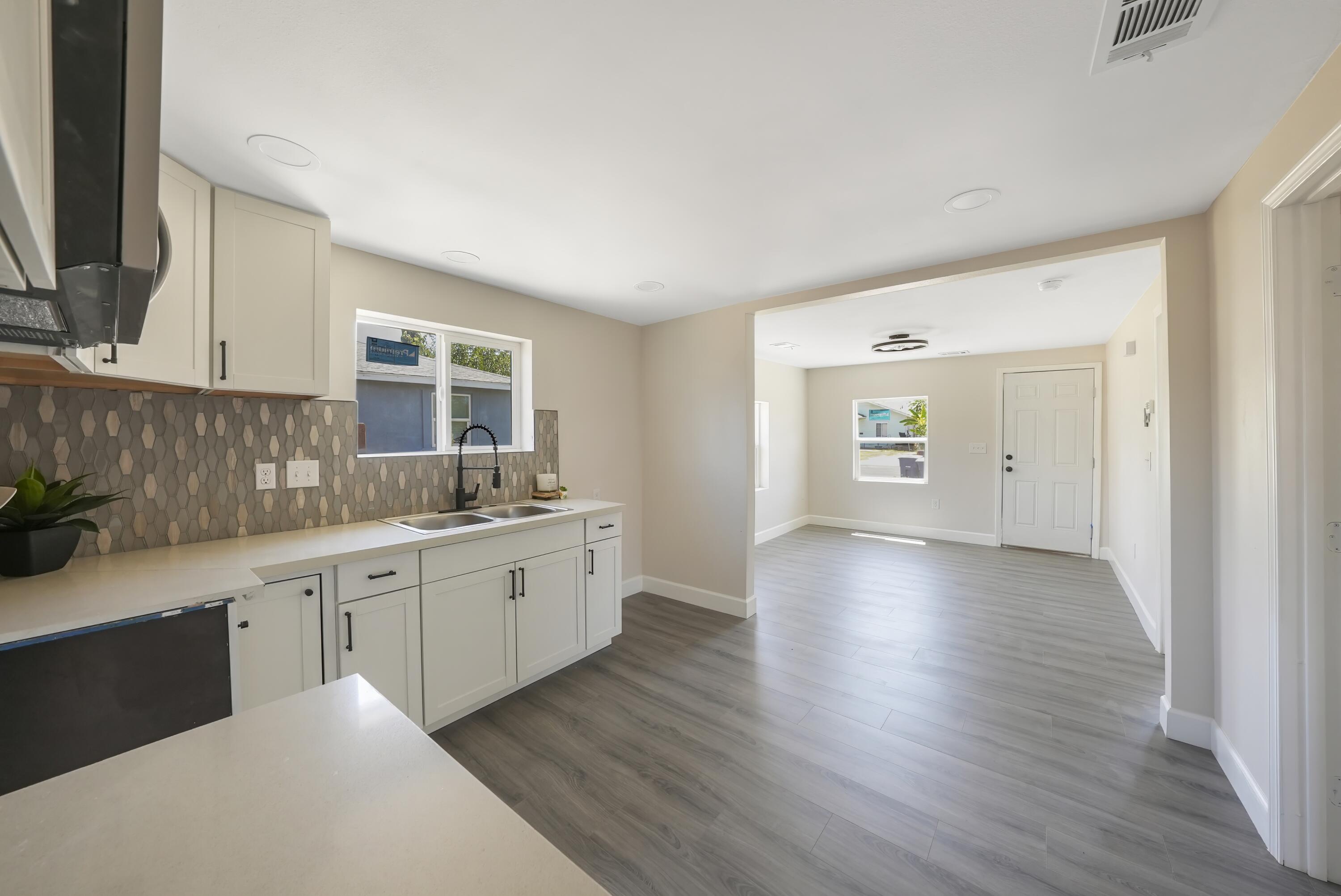 20352 4th St, Stratford, CA 93266