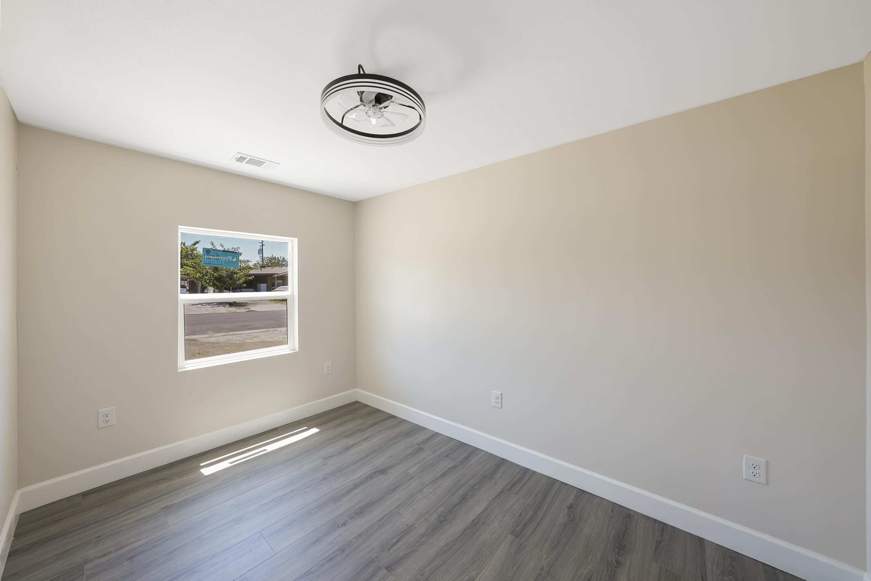 20352 4th St, Stratford, CA 93266