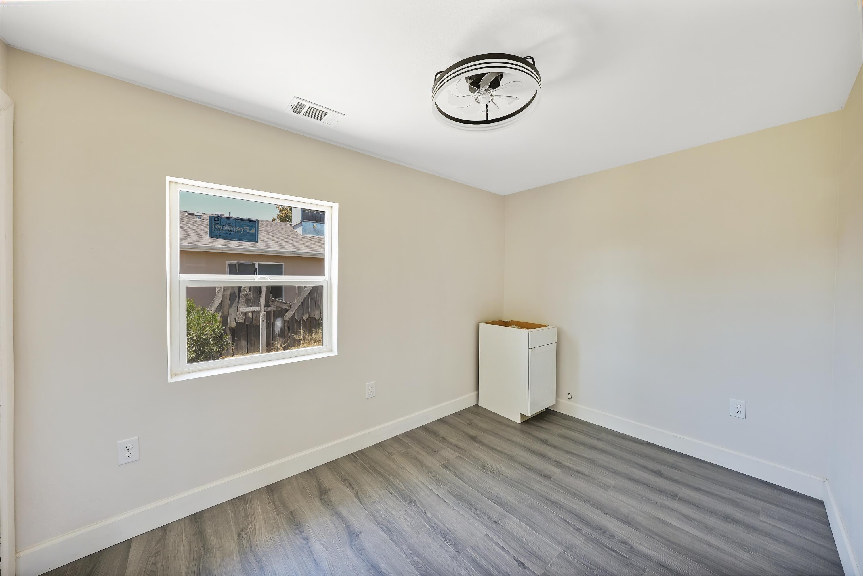 20352 4th St, Stratford, CA 93266