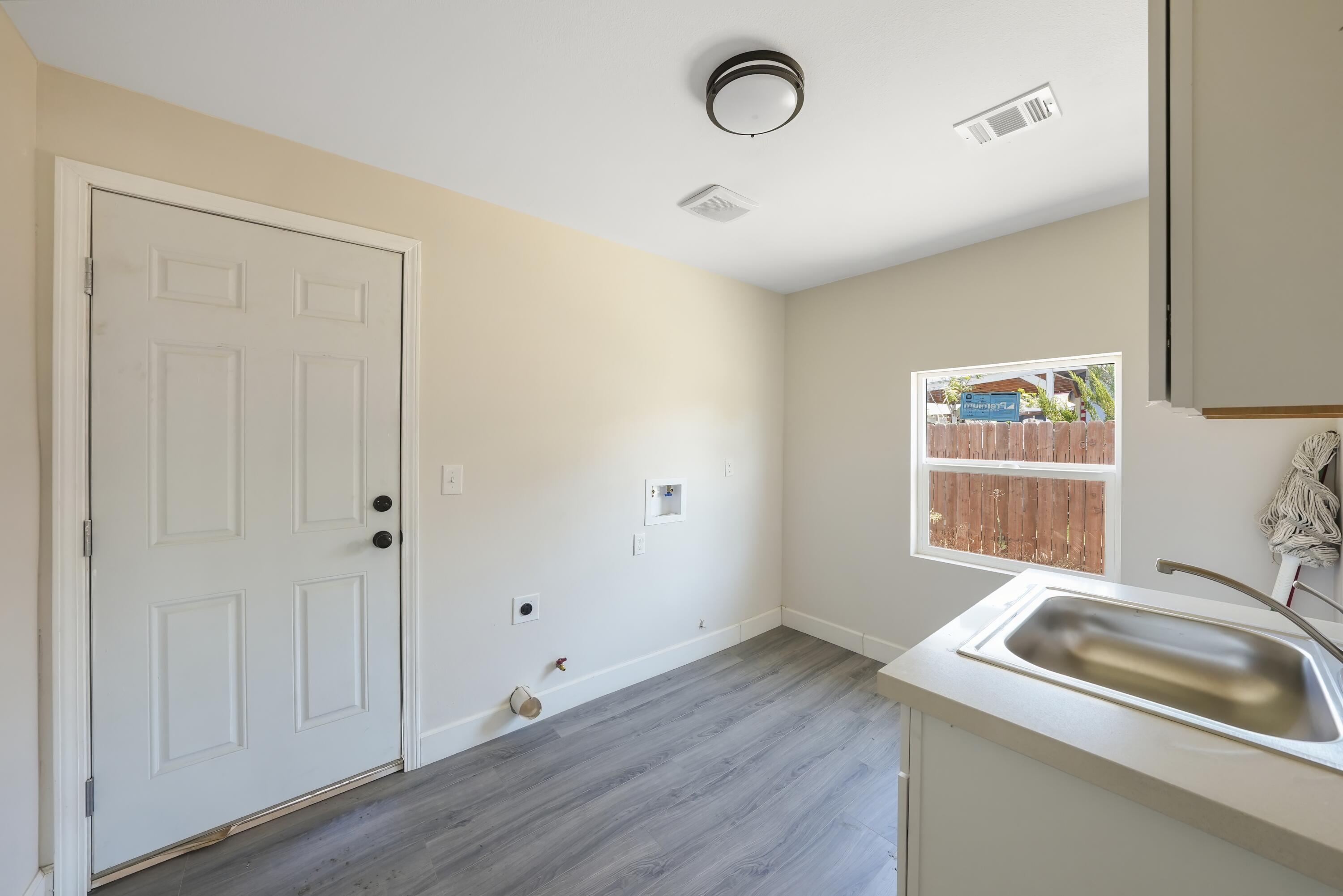 20352 4th St, Stratford, CA 93266