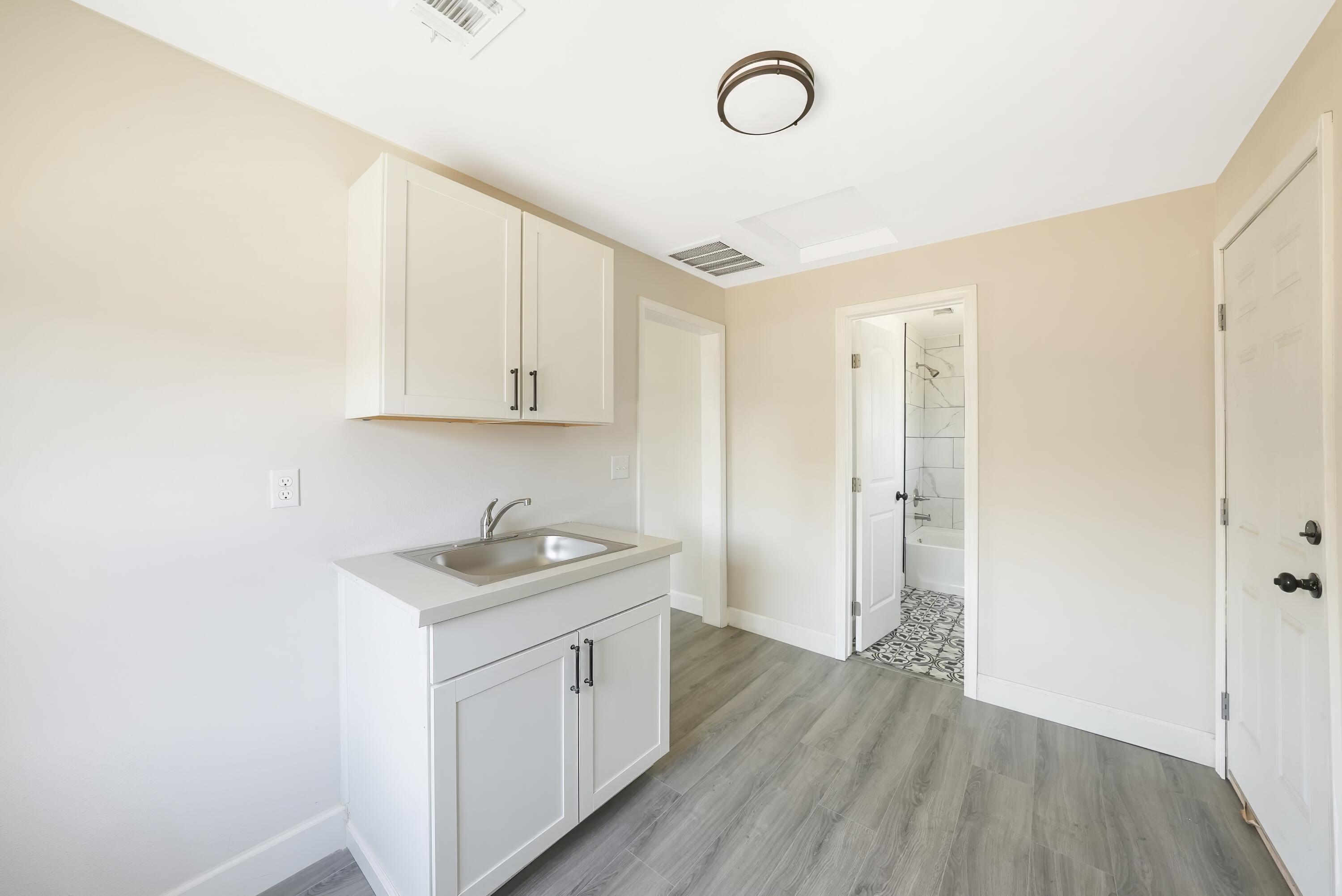 20352 4th St, Stratford, CA 93266