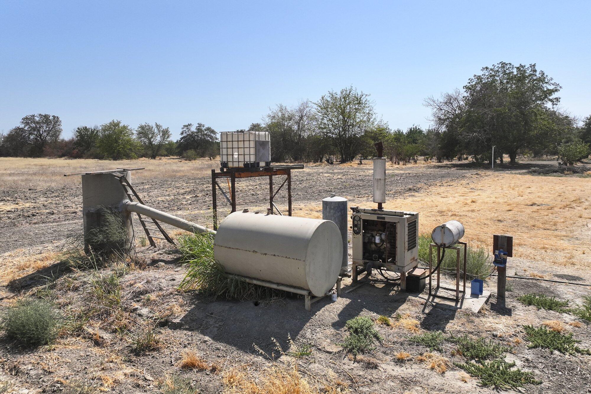 5721 E Riverdale Ave, Laton, CA 93242