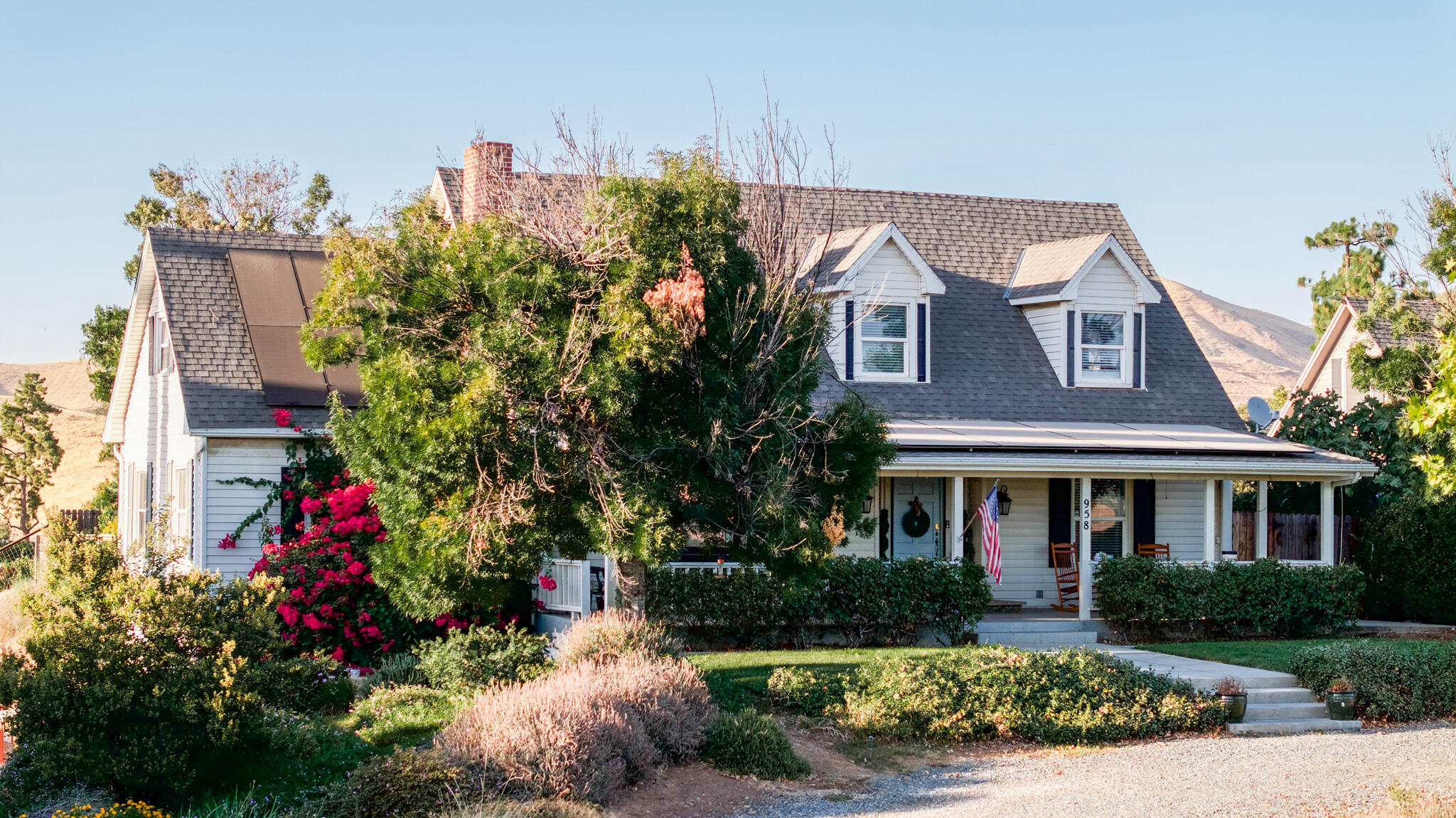 958 E Morton Hill Ave, Porterville, CA 93257