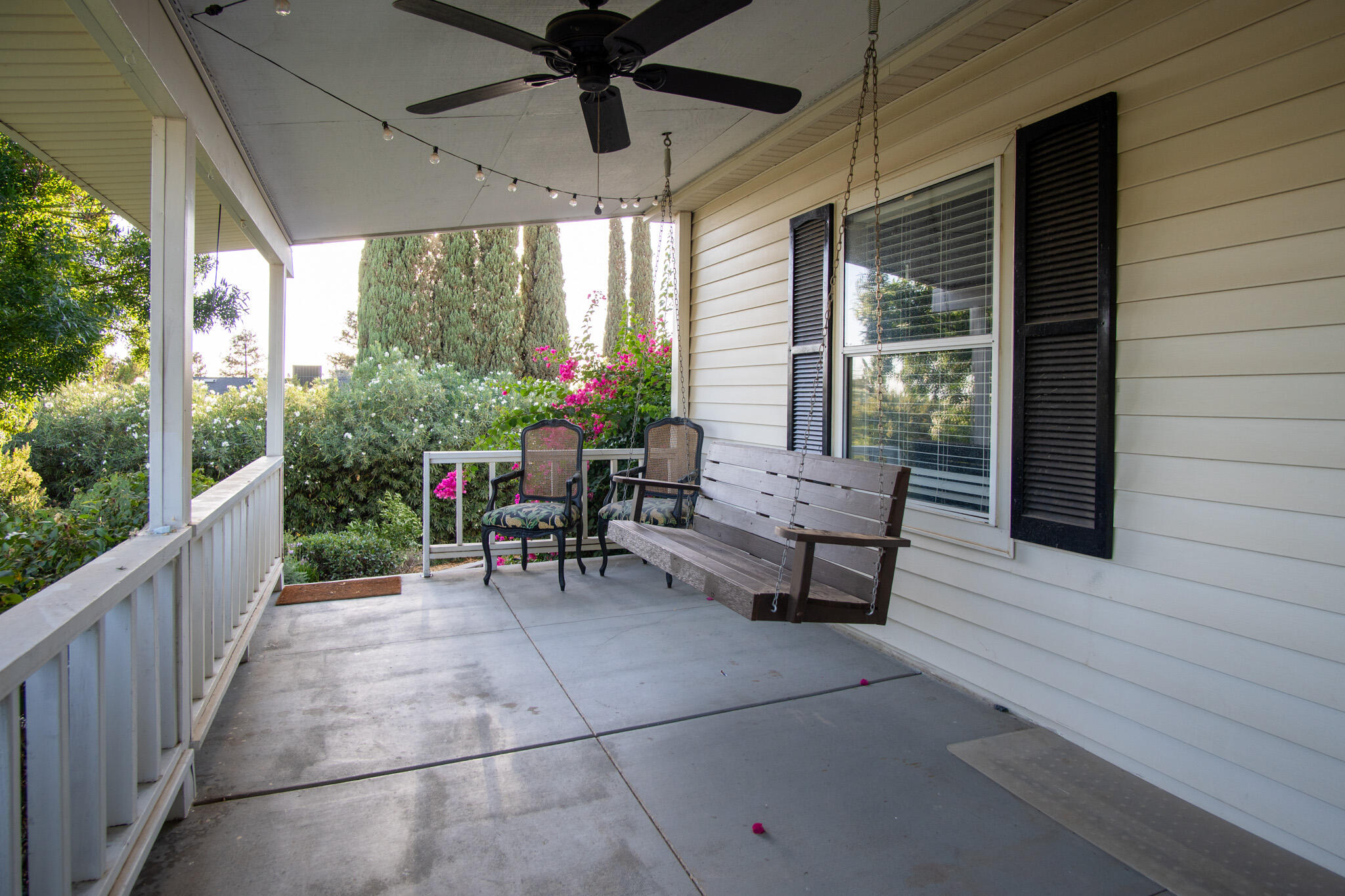 958 E Morton Hill Ave, Porterville, CA 93257