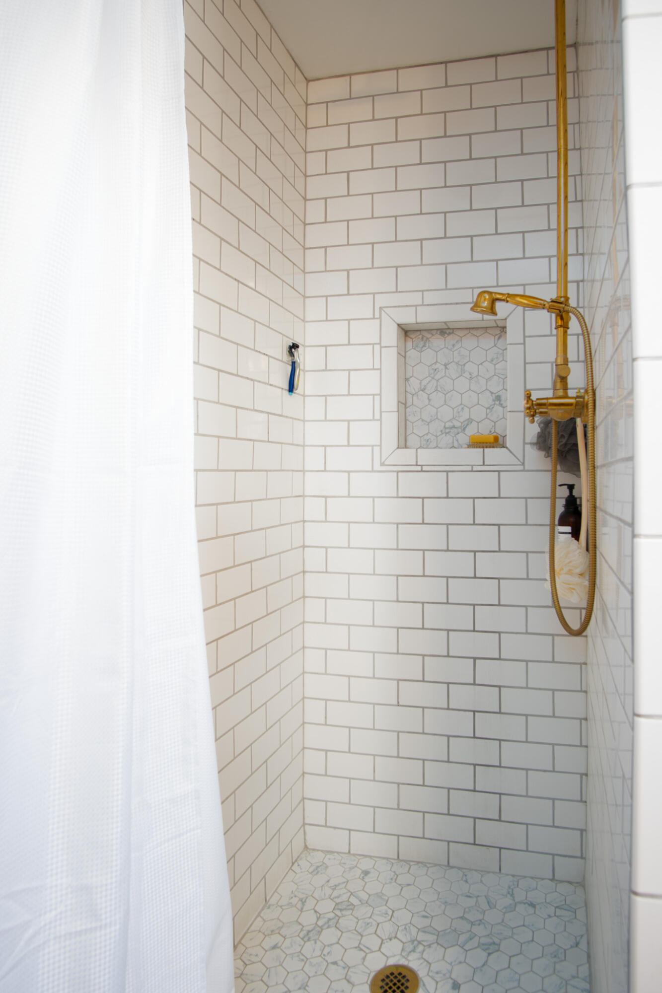 958 E Morton Hill Ave, Porterville, CA 93257