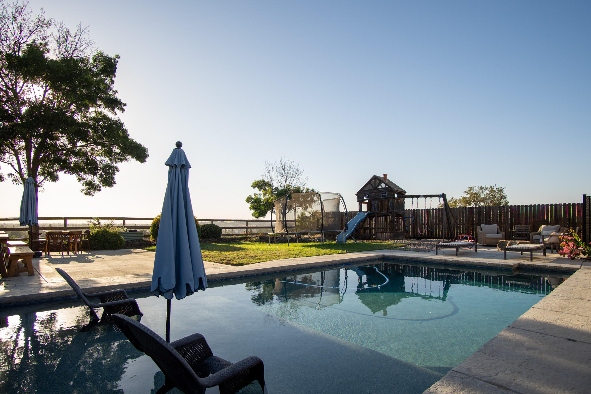 958 E Morton Hill Ave, Porterville, CA 93257