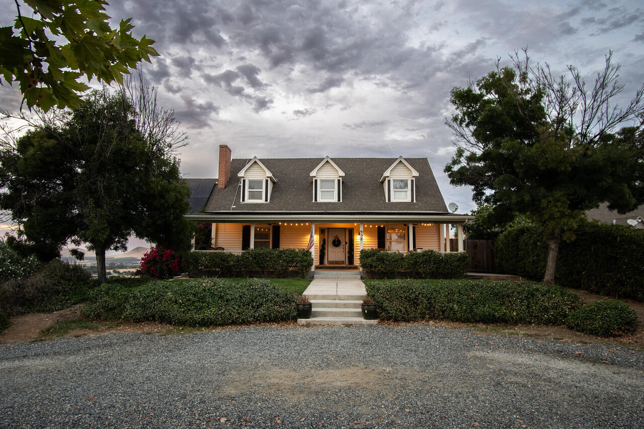958 E Morton Hill Ave, Porterville, CA 93257