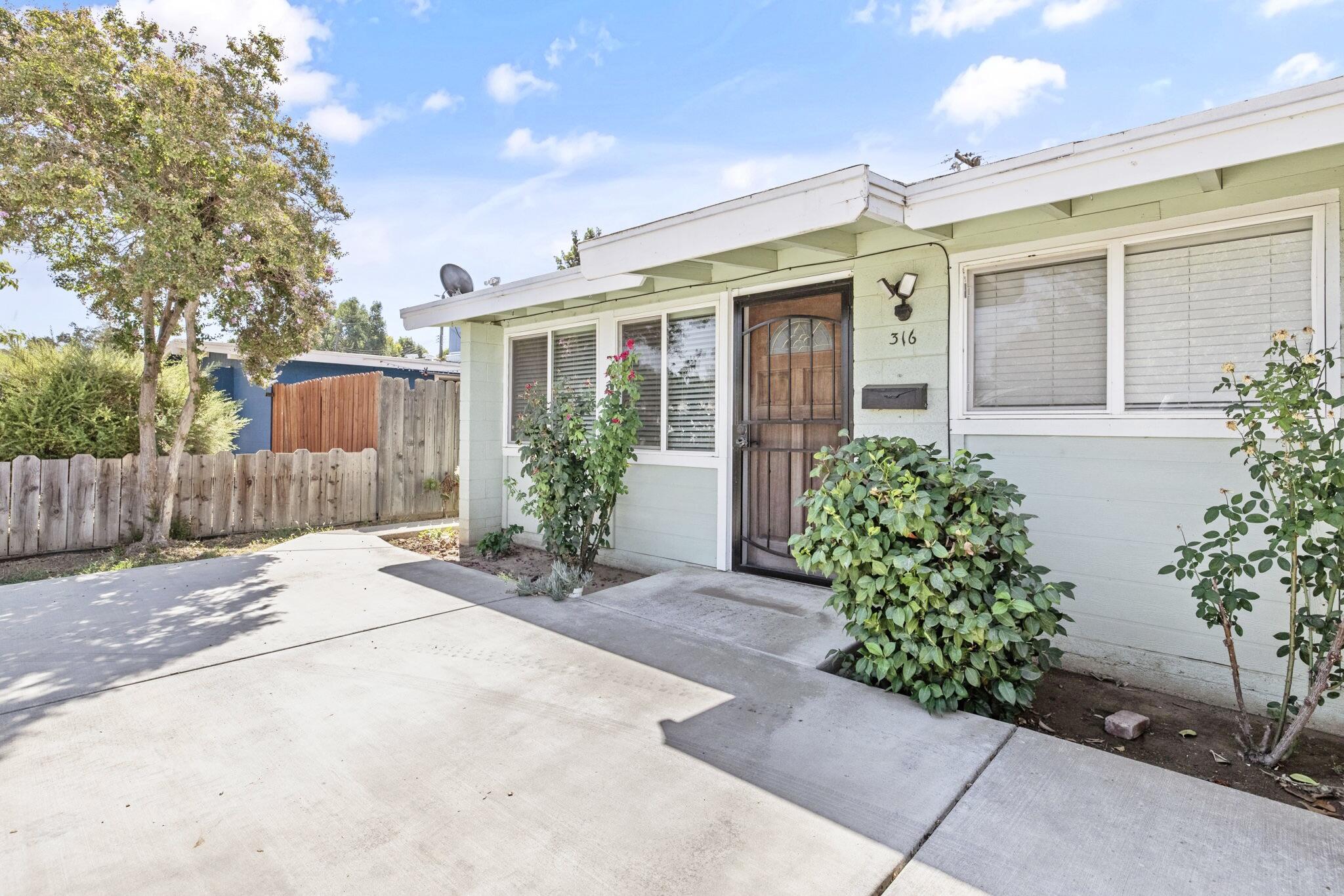 316 Peach Dr, Exeter, CA 93221