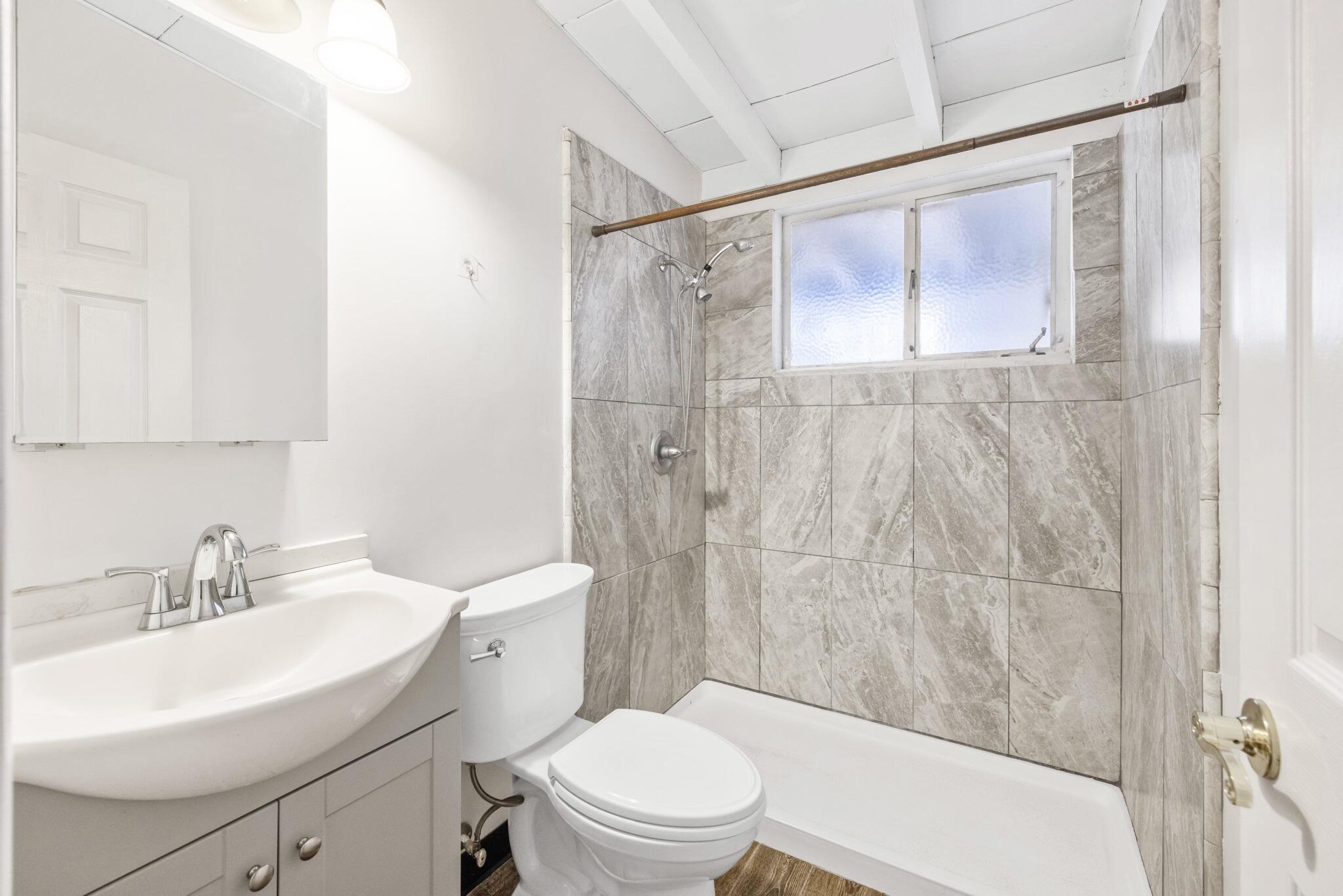 316 Peach Dr, Exeter, CA 93221