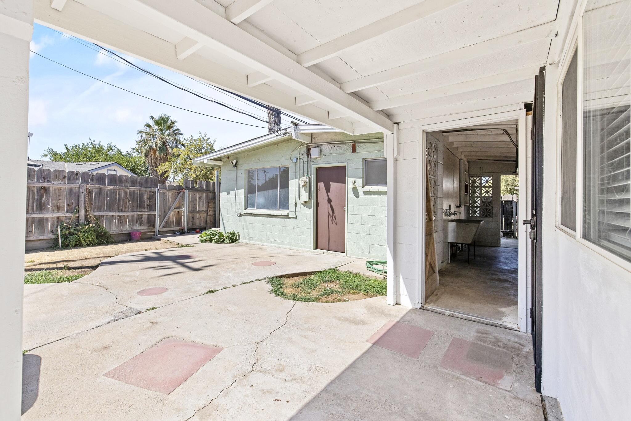 316 Peach Dr, Exeter, CA 93221