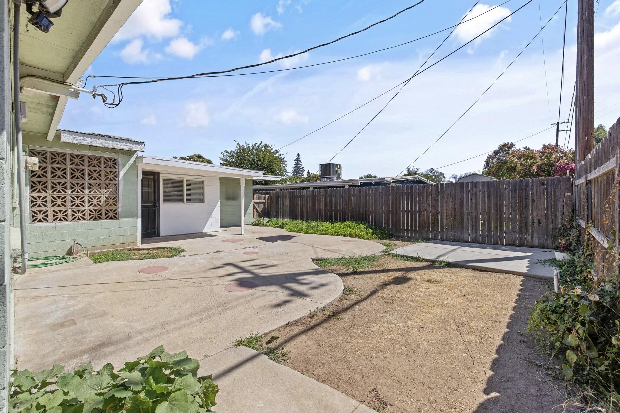 316 Peach Dr, Exeter, CA 93221