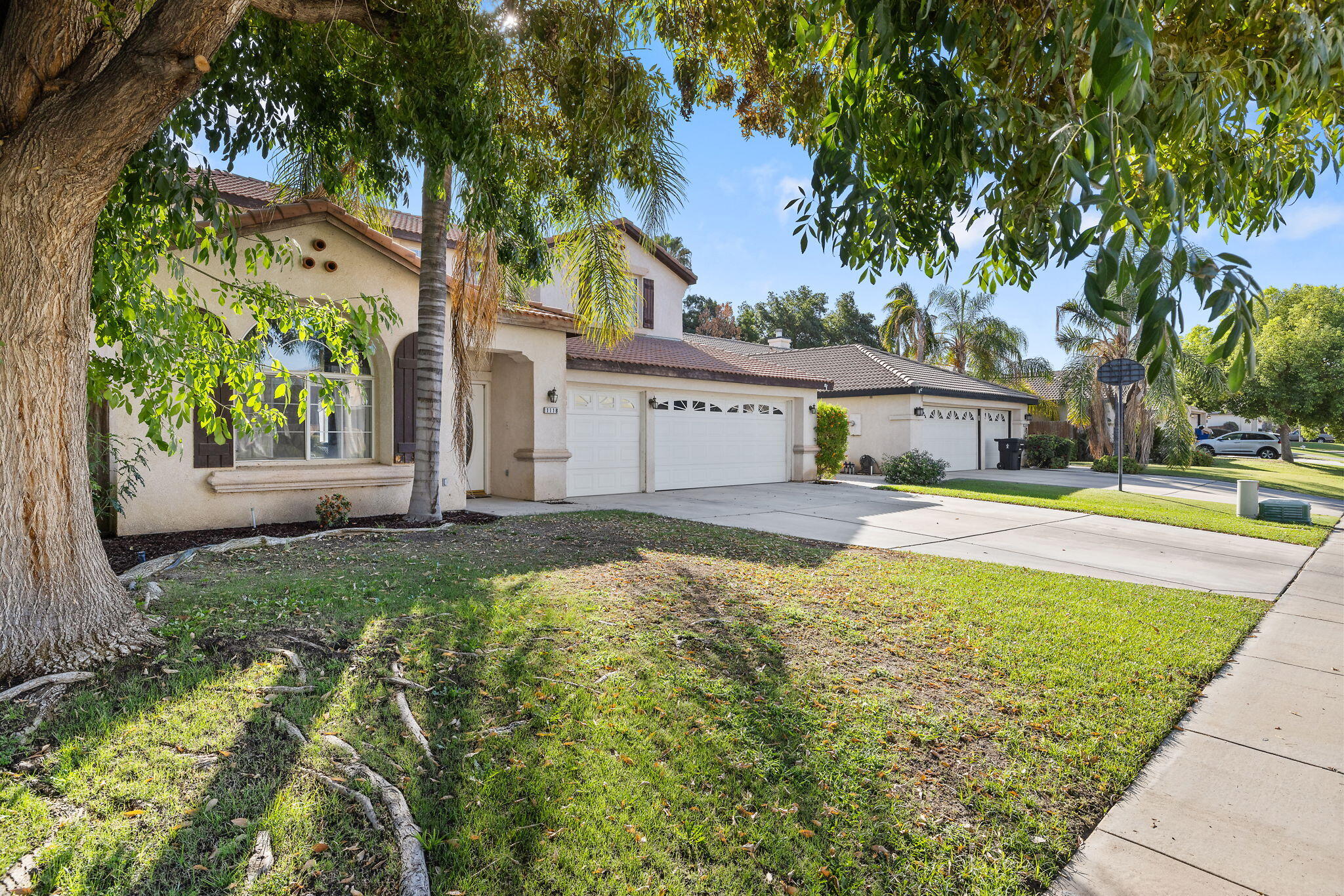 1118 Bluestone River Way, Bakersfield, CA 93311