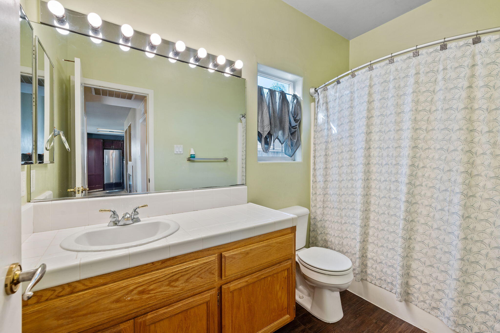 1118 Bluestone River Way, Bakersfield, CA 93311