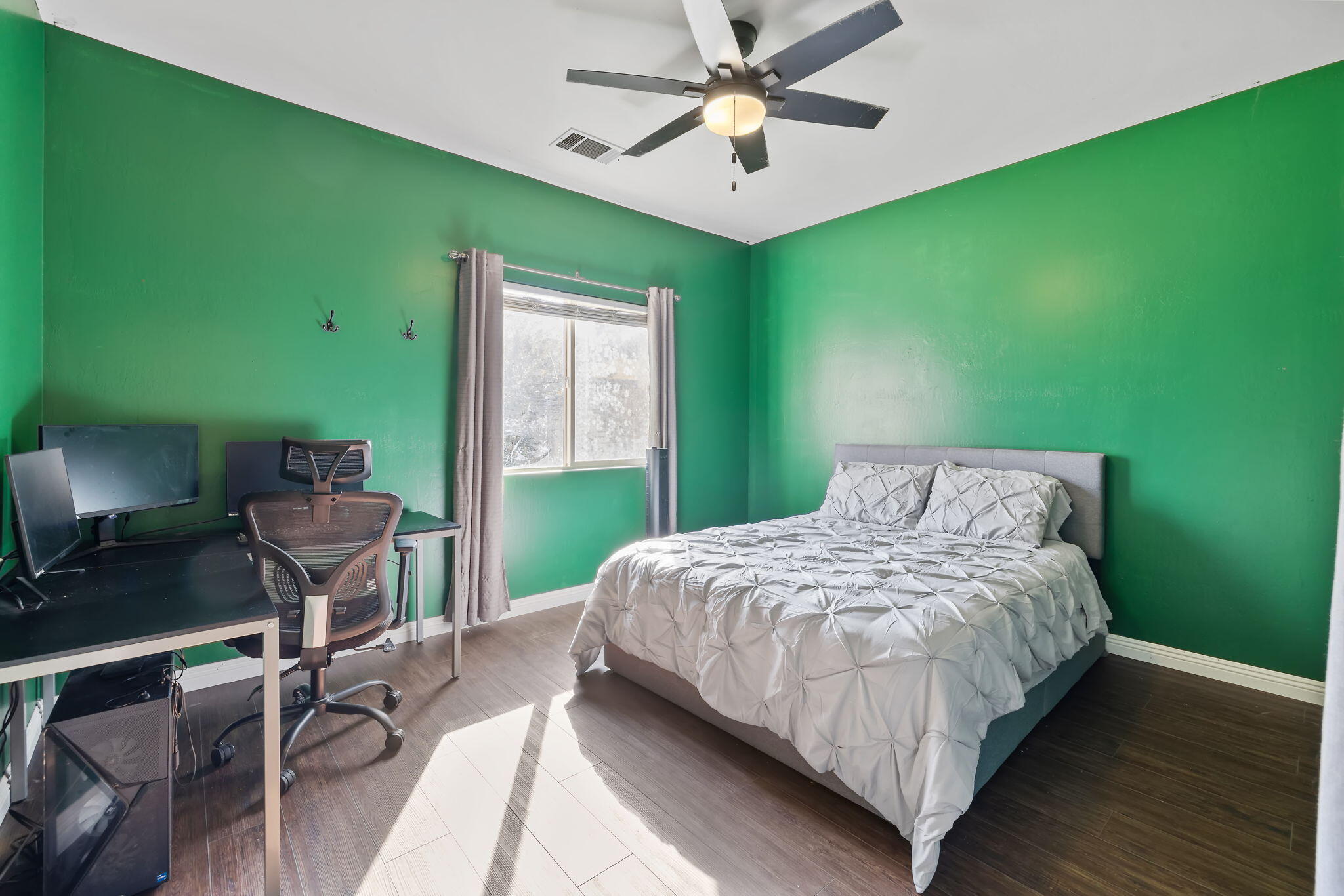 1118 Bluestone River Way, Bakersfield, CA 93311