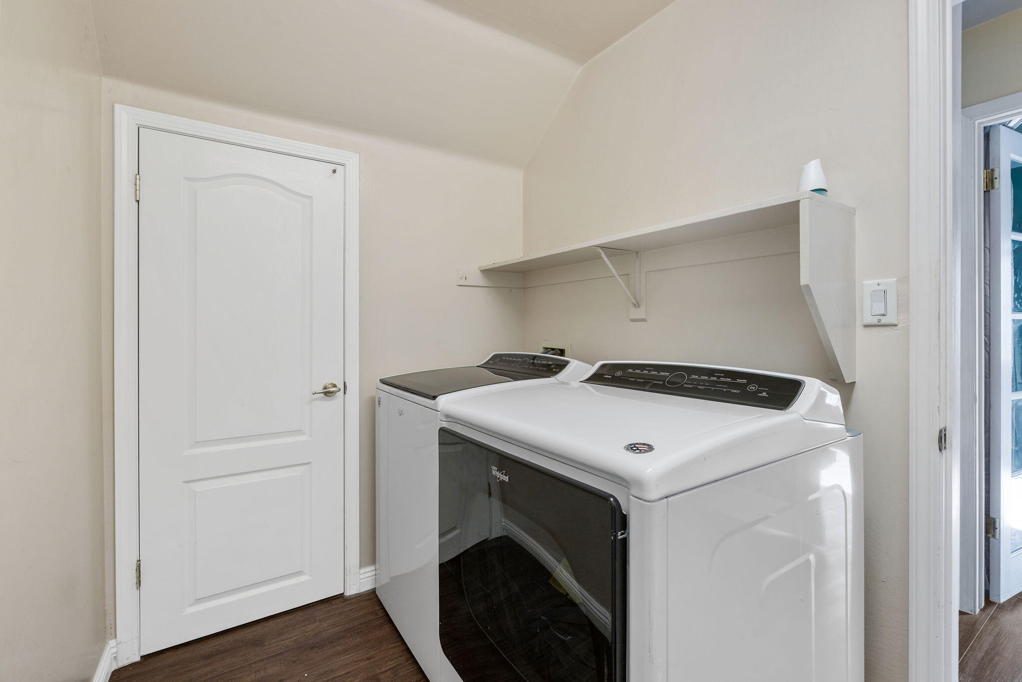 1118 Bluestone River Way, Bakersfield, CA 93311