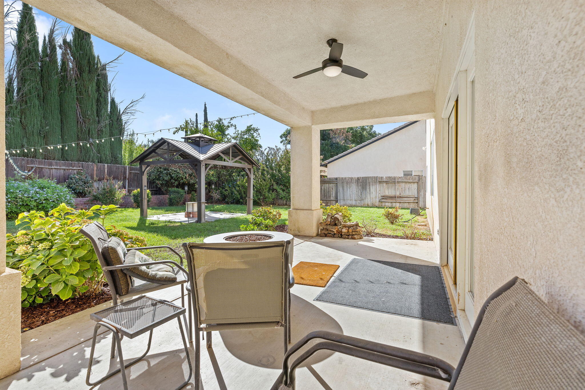 1118 Bluestone River Way, Bakersfield, CA 93311