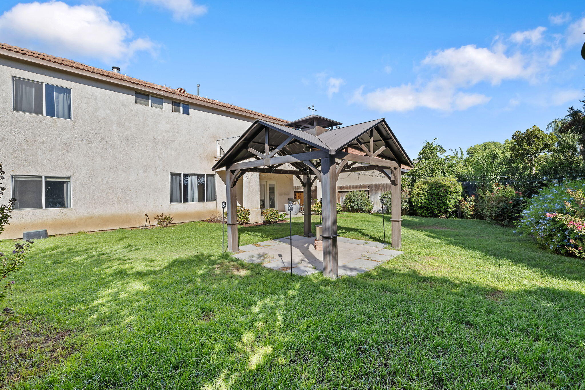 1118 Bluestone River Way, Bakersfield, CA 93311