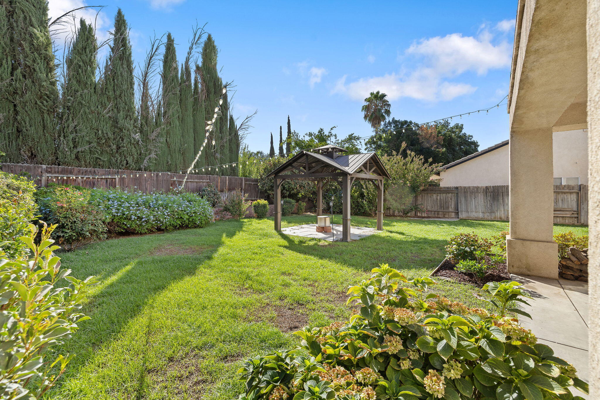 1118 Bluestone River Way, Bakersfield, CA 93311