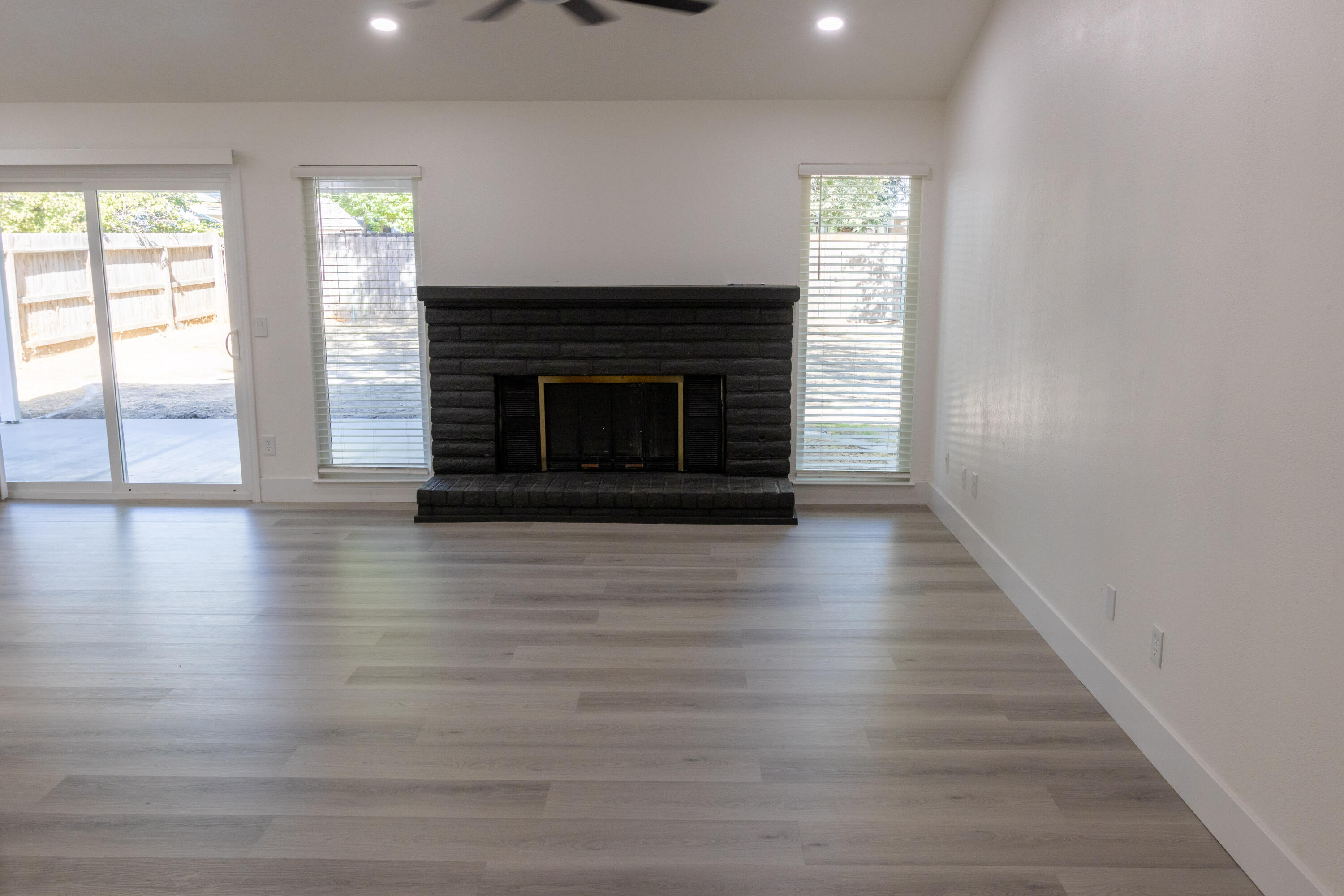 924 S Jennie St, Visalia, CA 93277