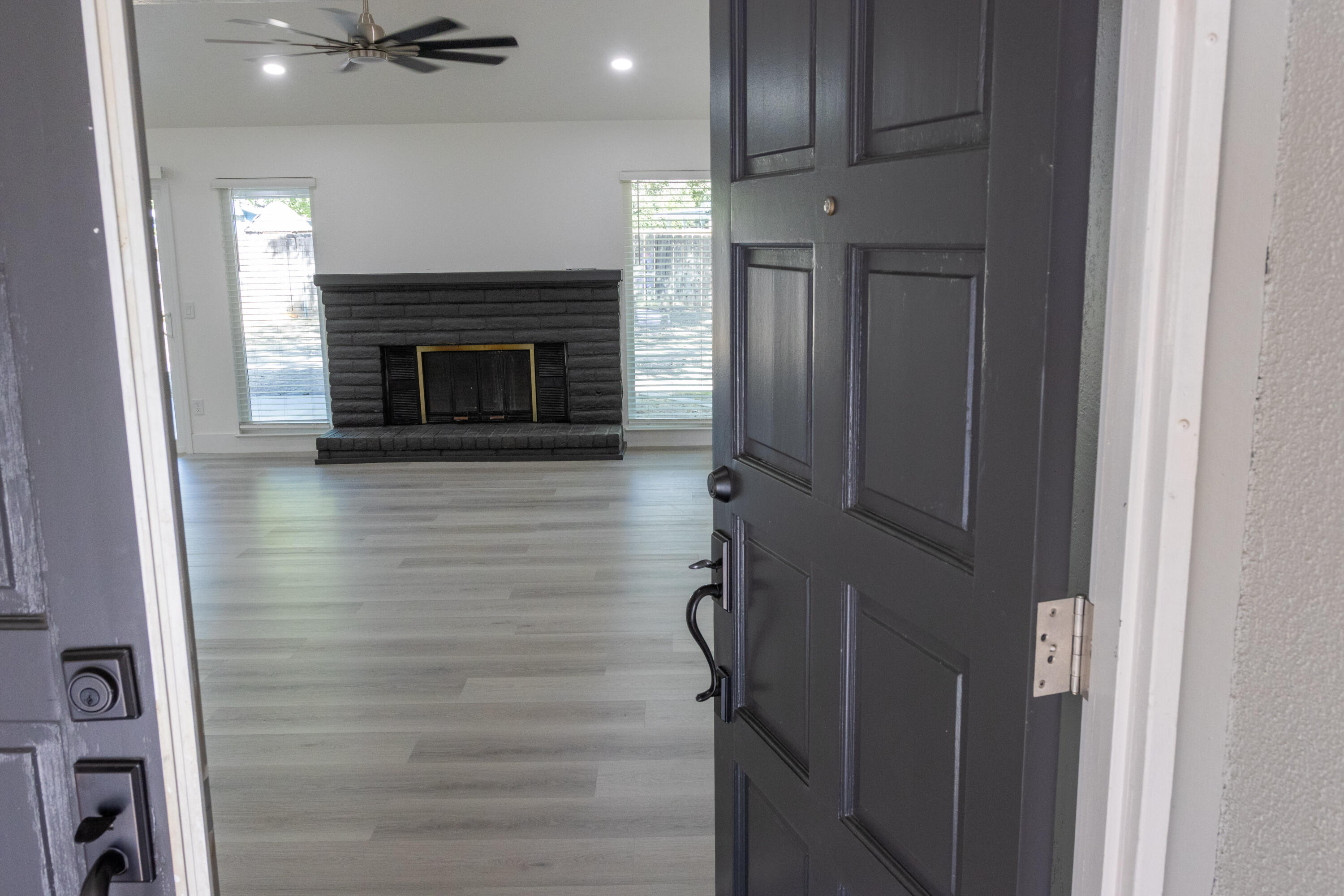 924 S Jennie St, Visalia, CA 93277