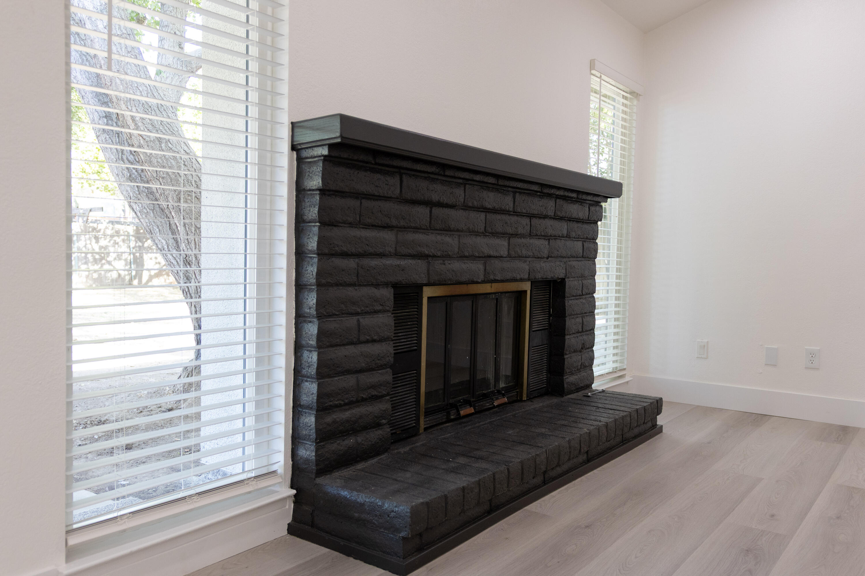 924 S Jennie St, Visalia, CA 93277