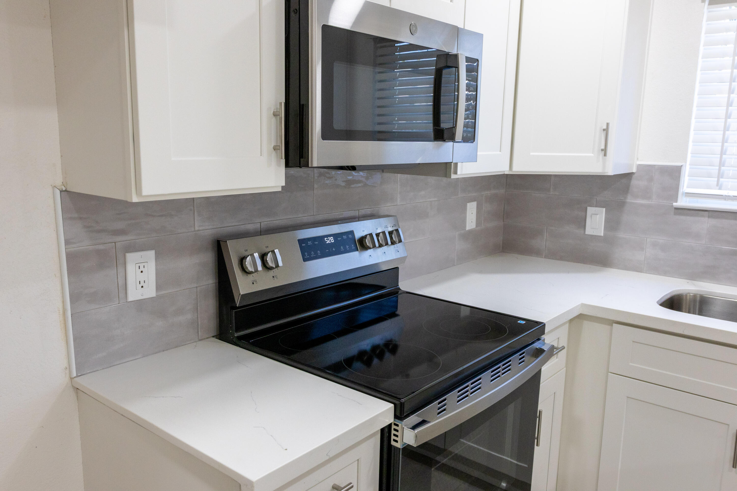 924 S Jennie St, Visalia, CA 93277