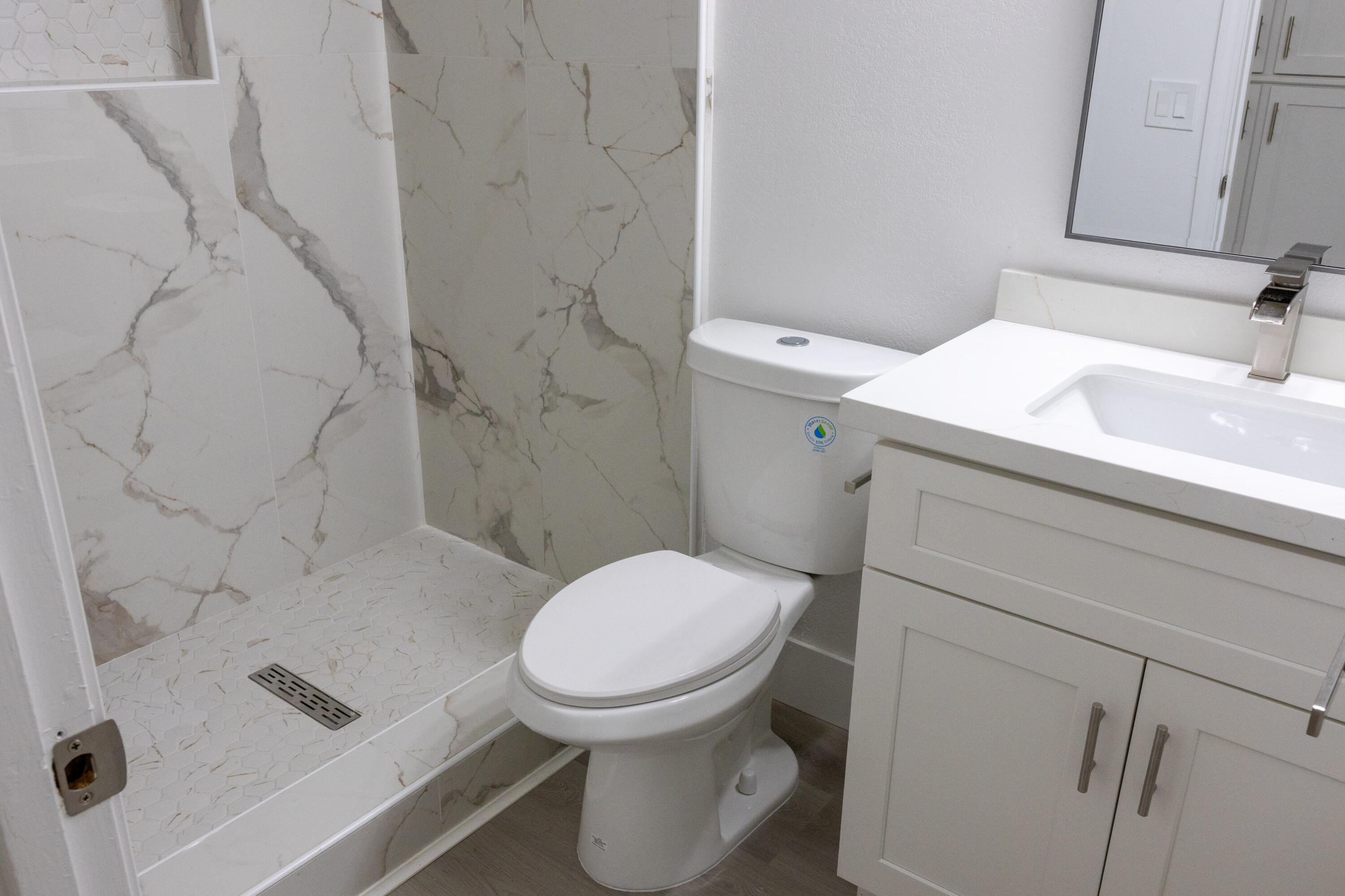 924 S Jennie St, Visalia, CA 93277