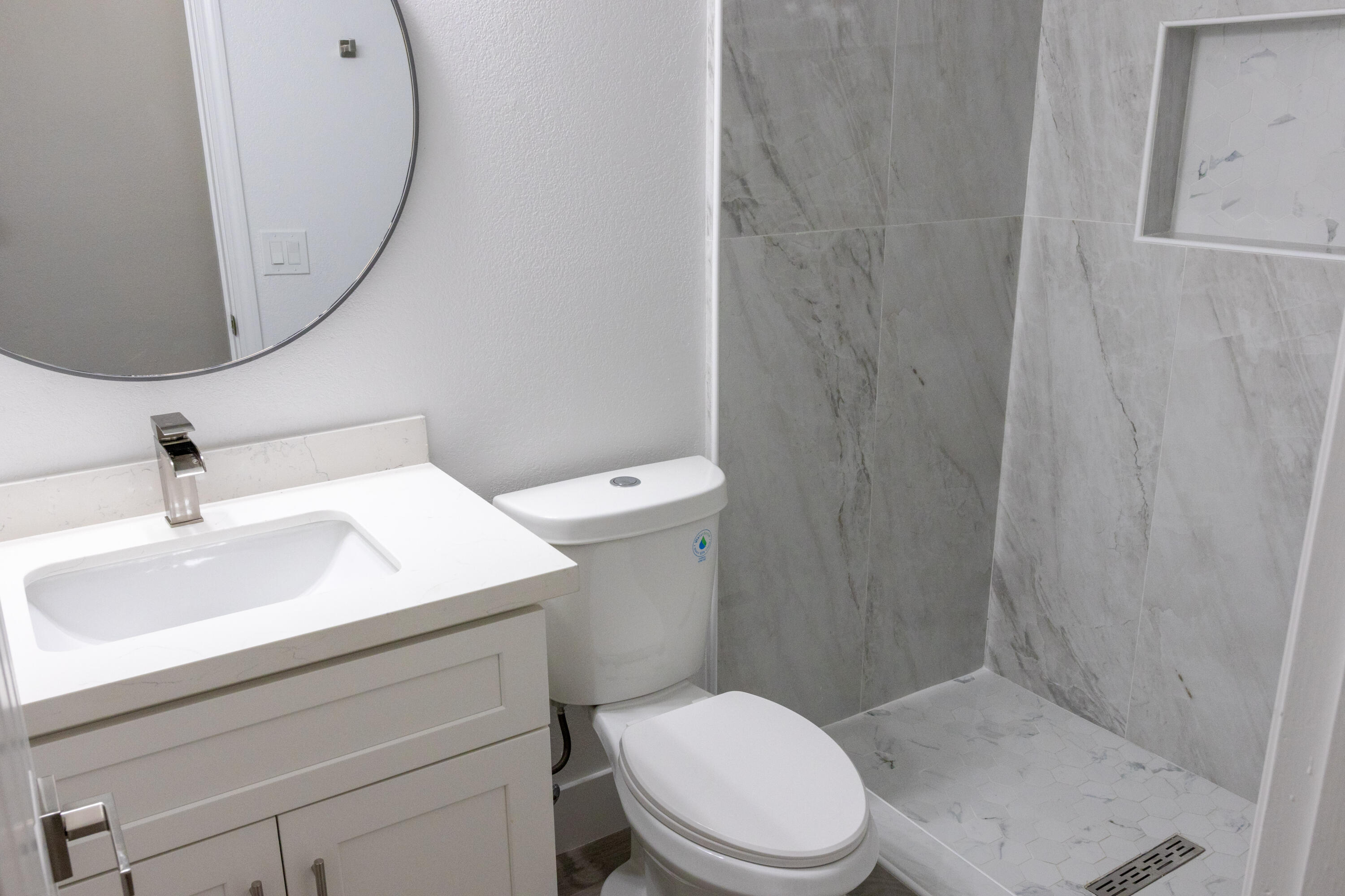 924 S Jennie St, Visalia, CA 93277