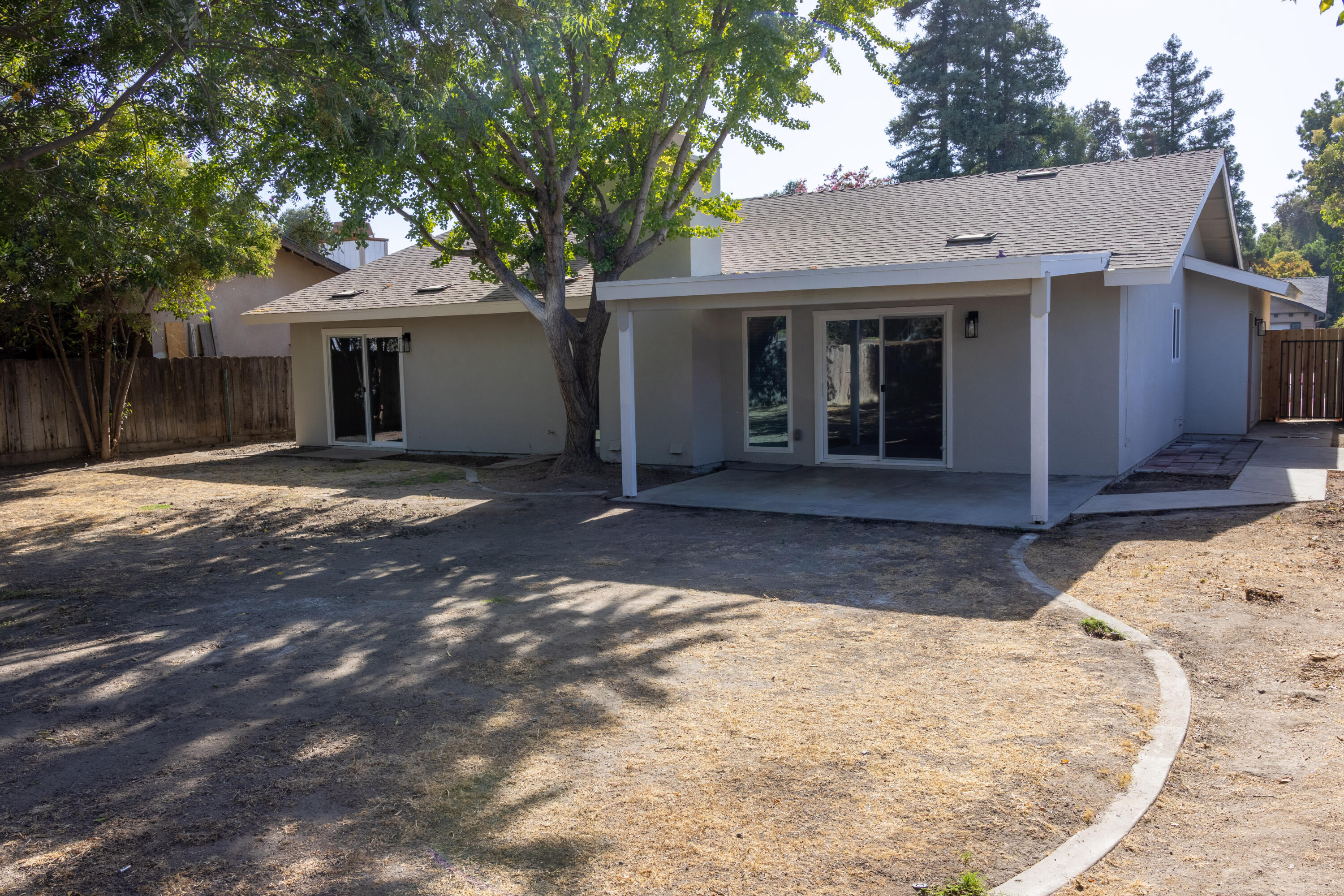 924 S Jennie St, Visalia, CA 93277