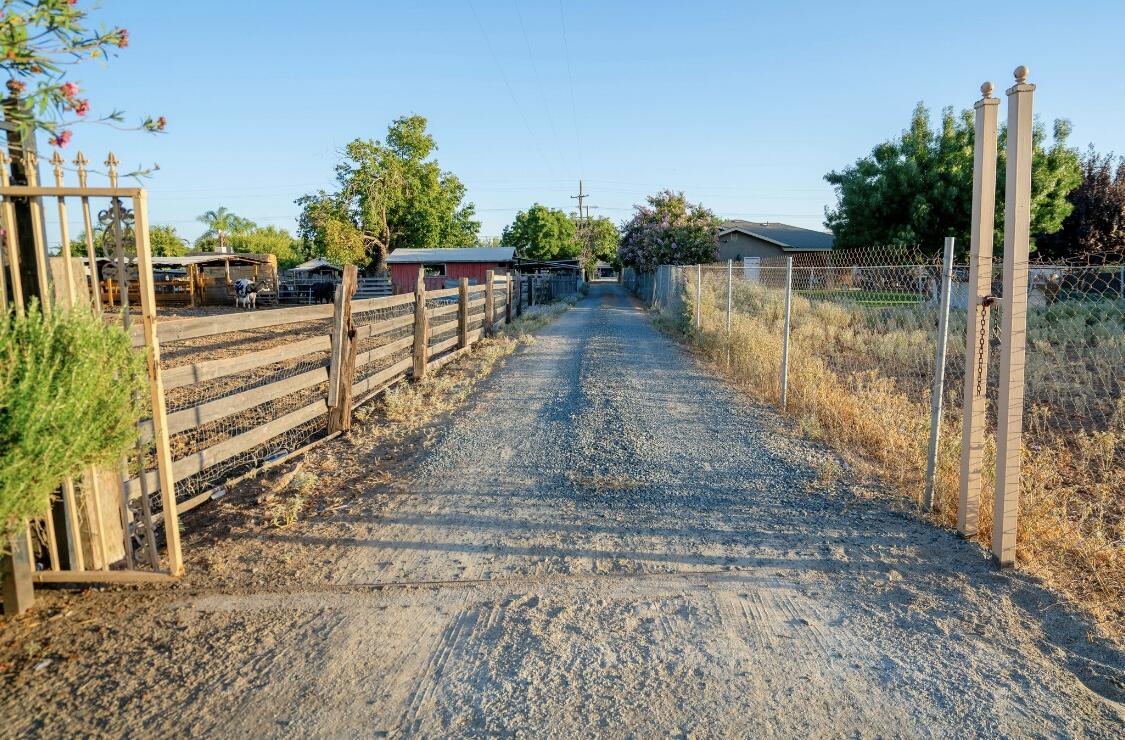 23478 Ave 96, Terra Bella, CA 93270