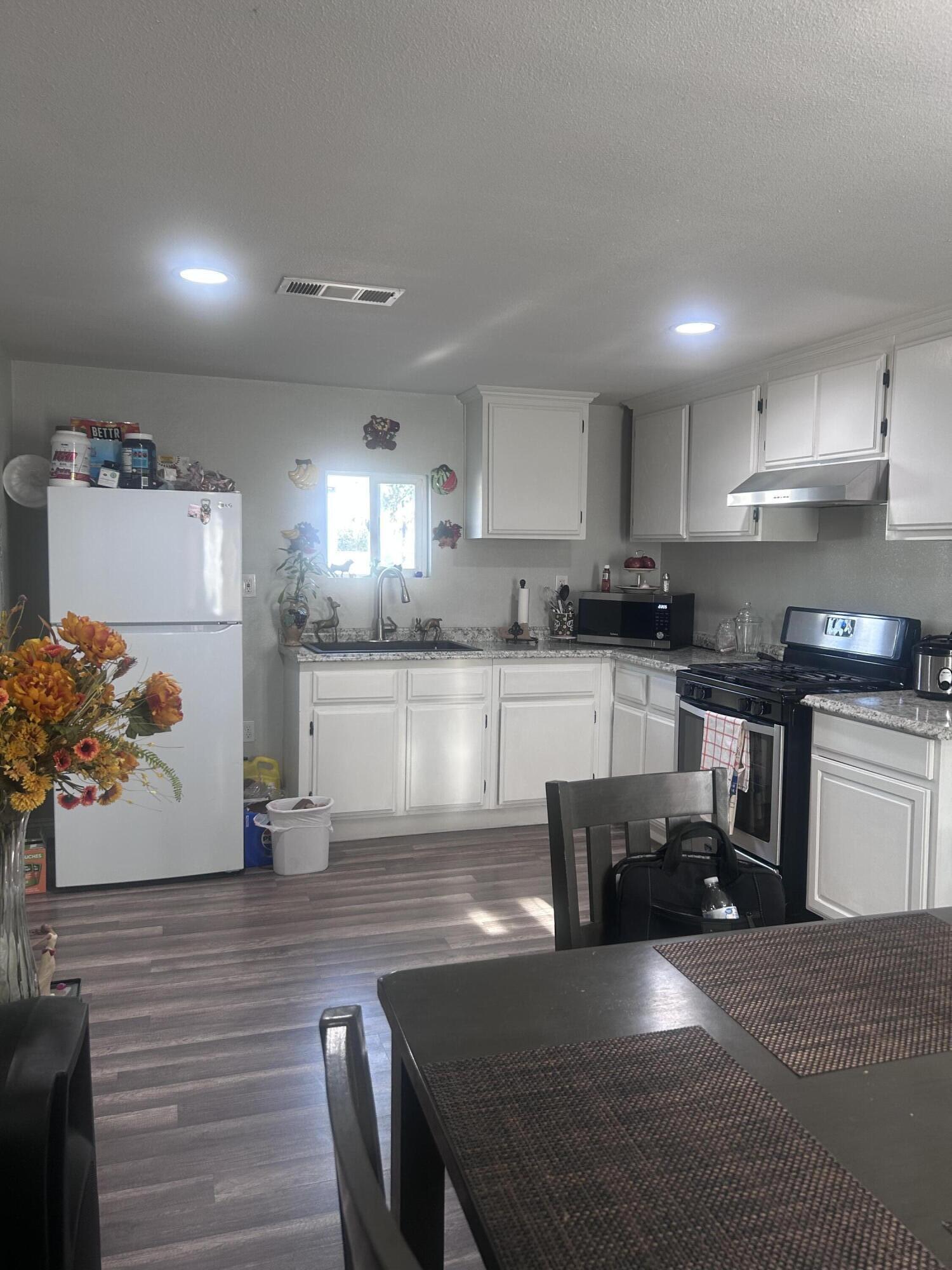 1362 W Northgrand Ave, Porterville, CA 93257