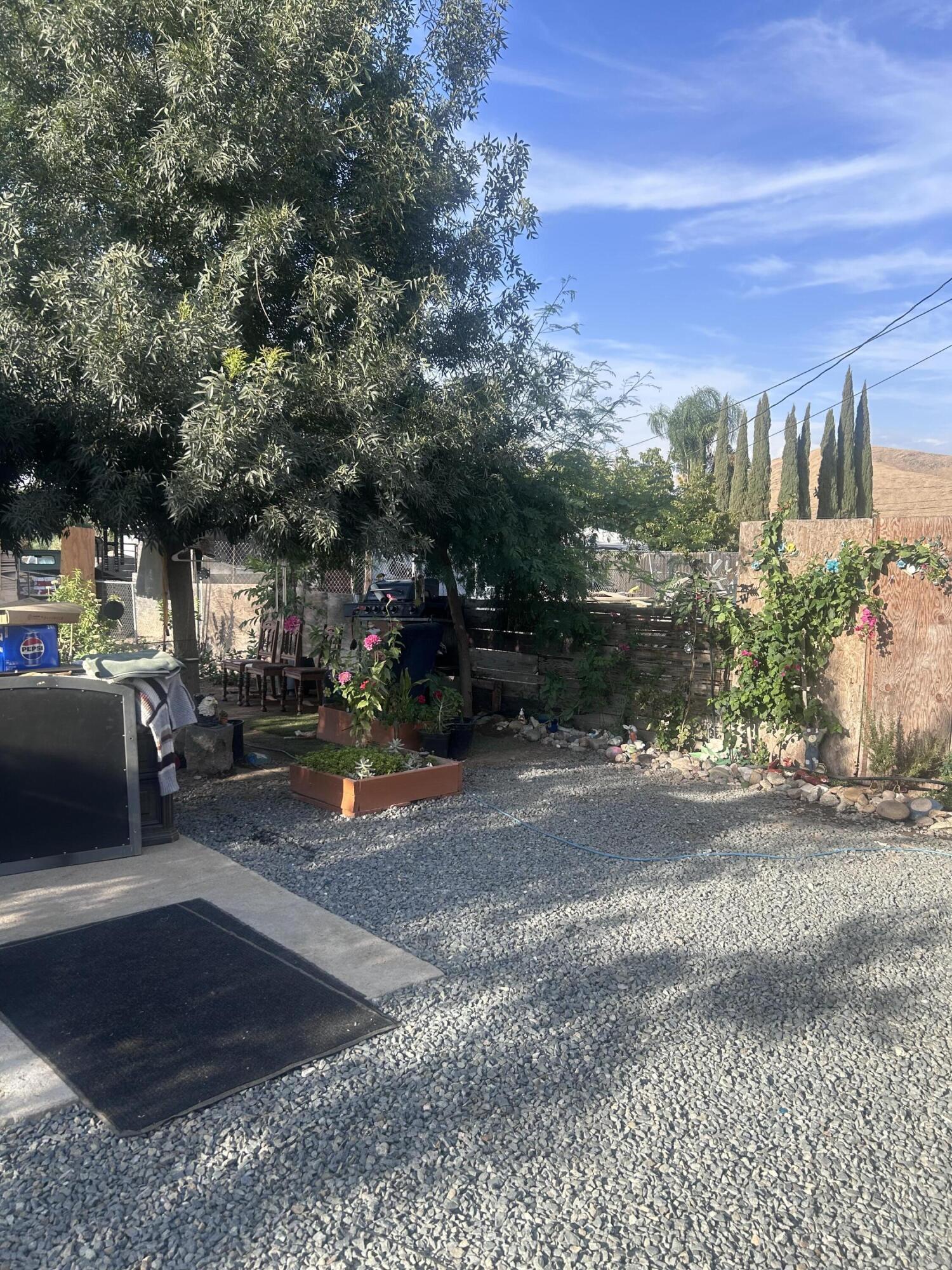 1362 W Northgrand Ave, Porterville, CA 93257