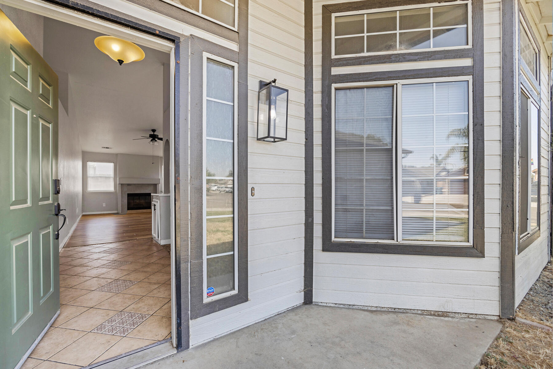 2157 Country View Ave, Tulare, CA 93274