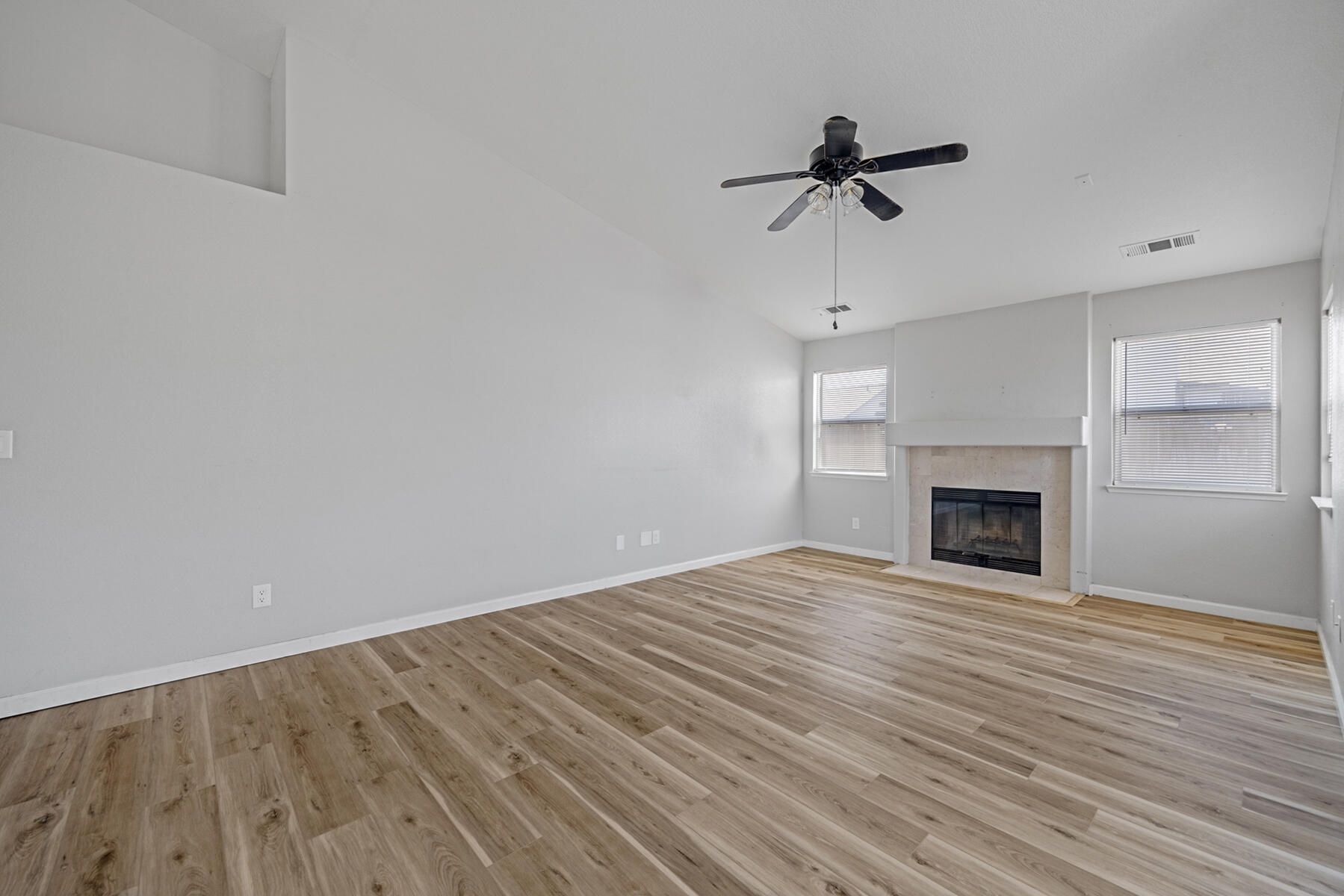 2157 Country View Ave, Tulare, CA 93274