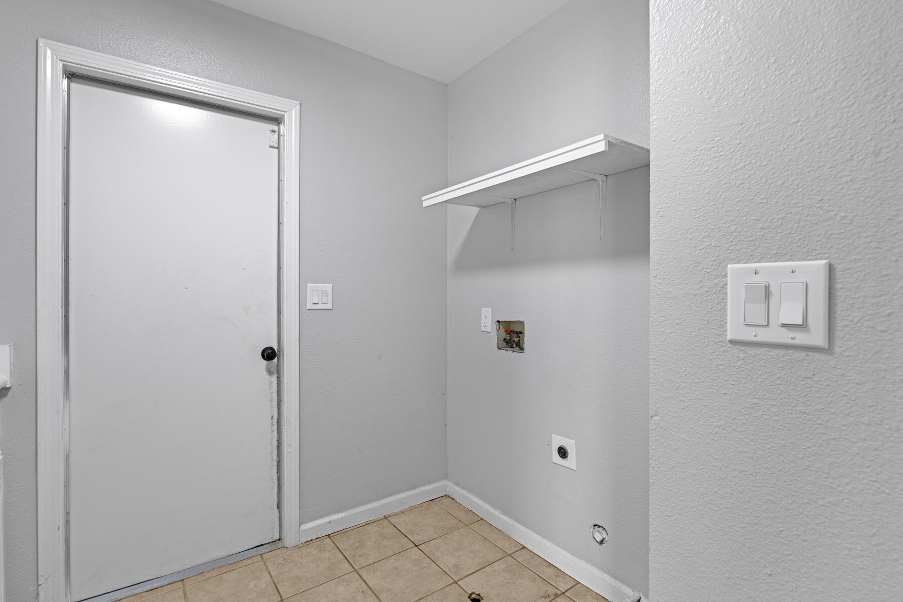 2157 Country View Ave, Tulare, CA 93274