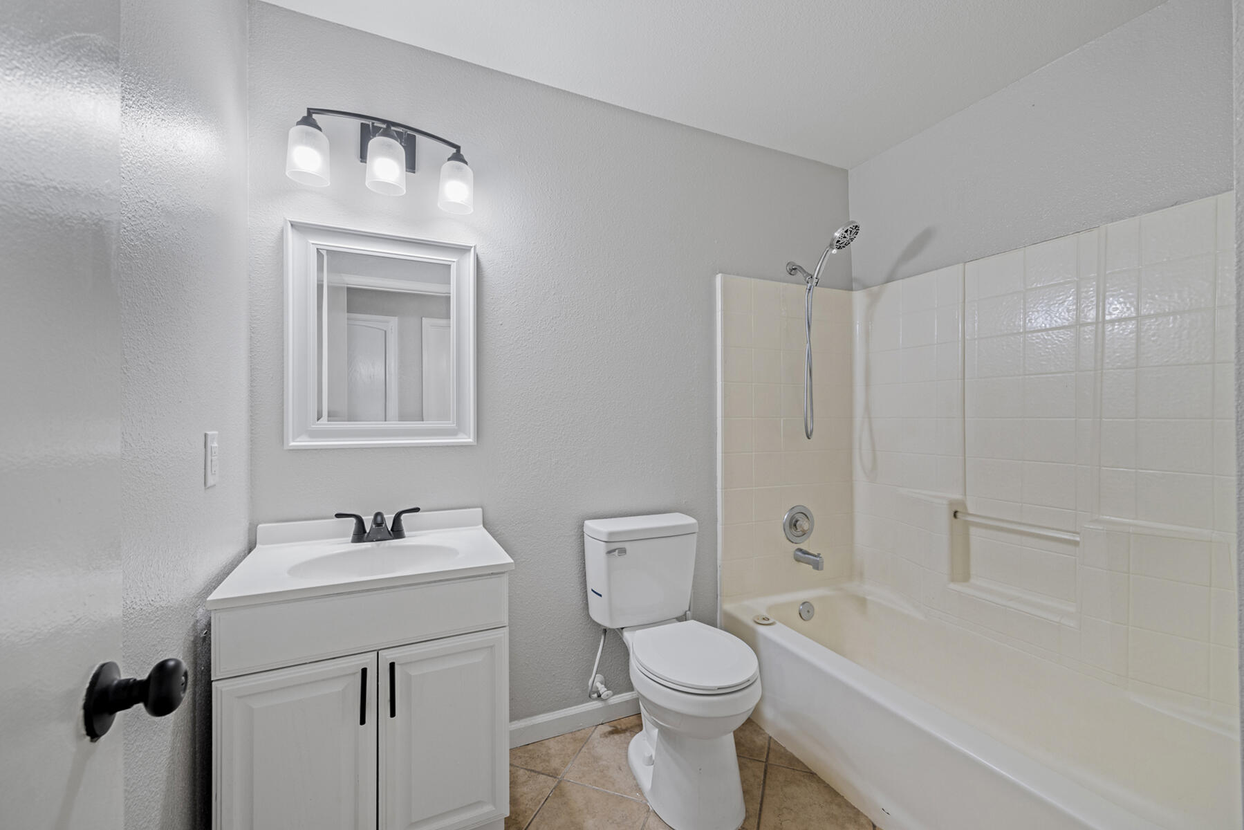 2157 Country View Ave, Tulare, CA 93274