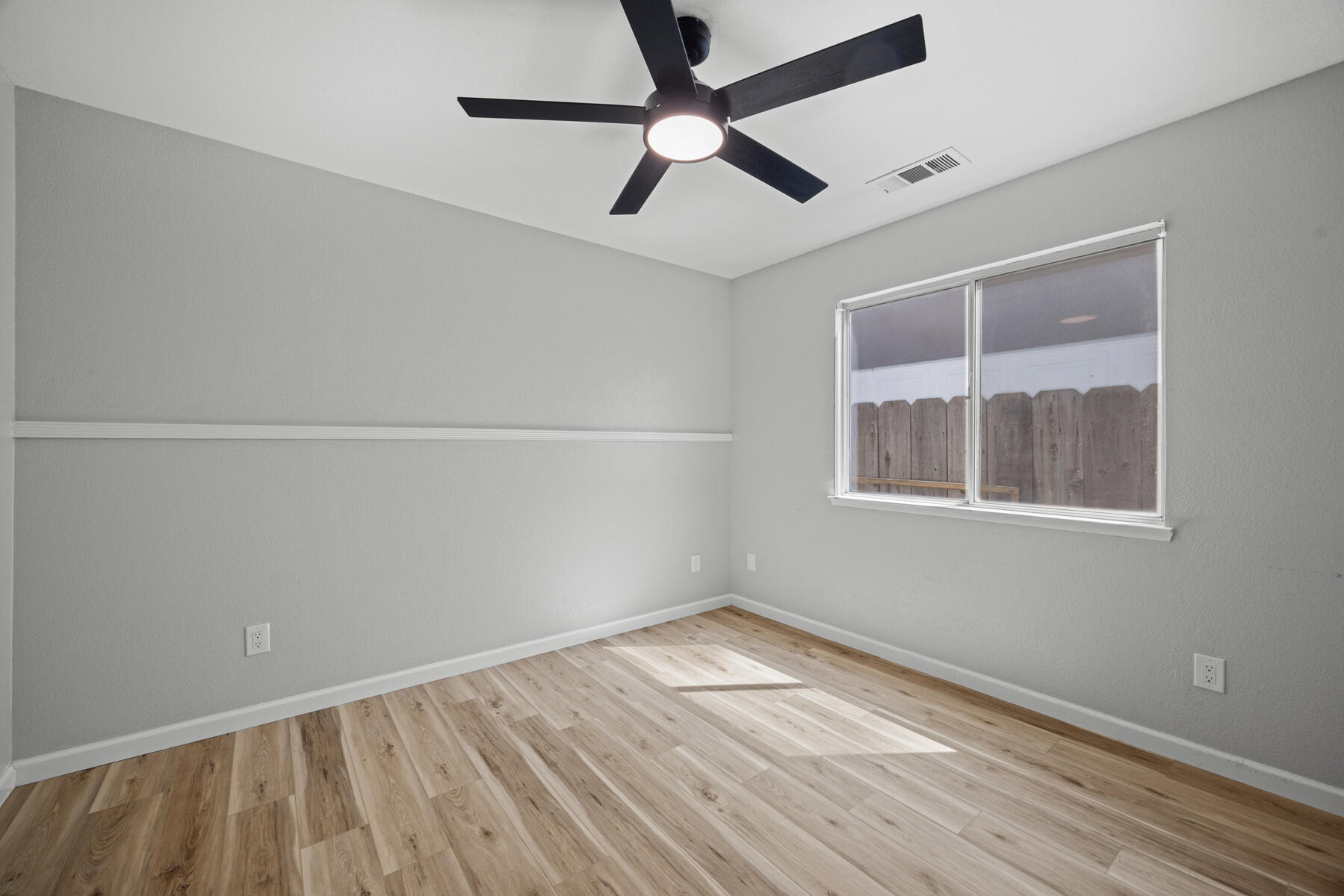 2157 Country View Ave, Tulare, CA 93274