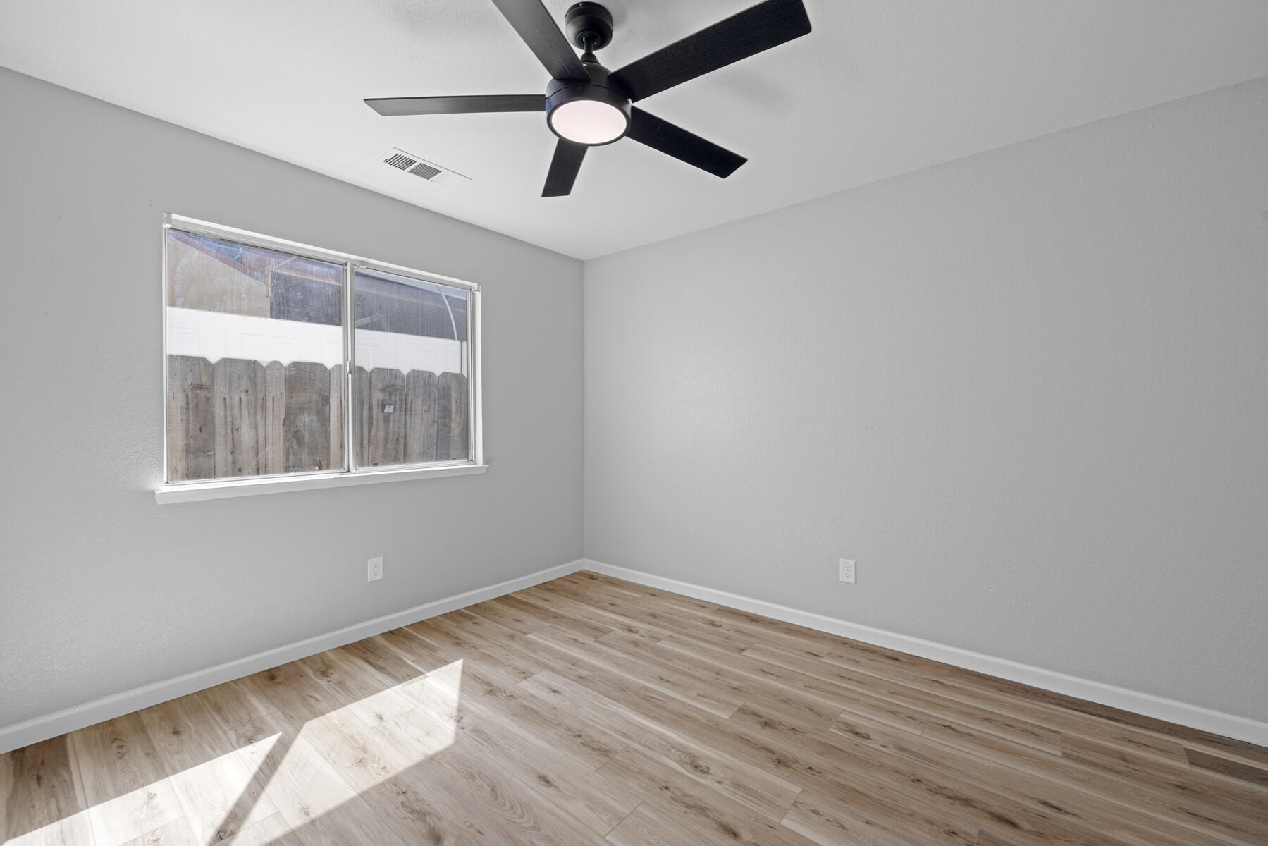 2157 Country View Ave, Tulare, CA 93274