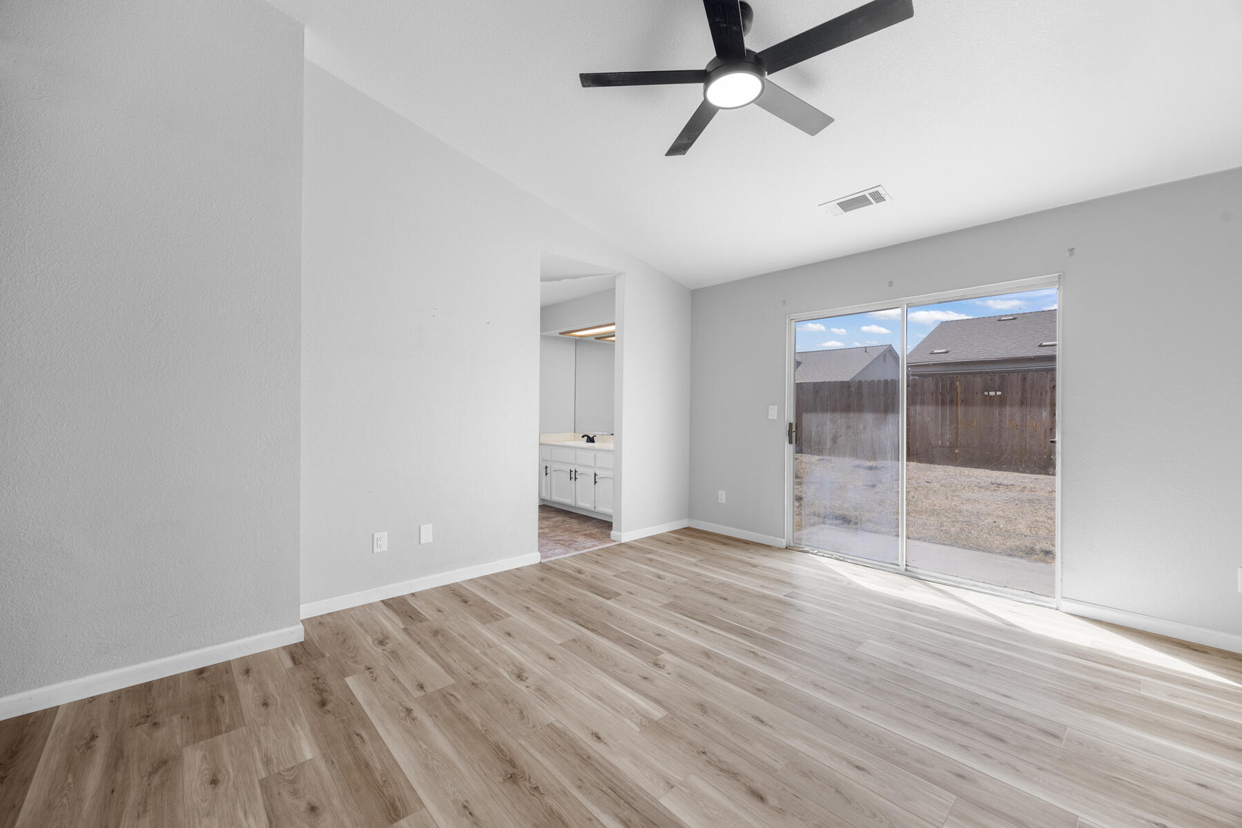 2157 Country View Ave, Tulare, CA 93274