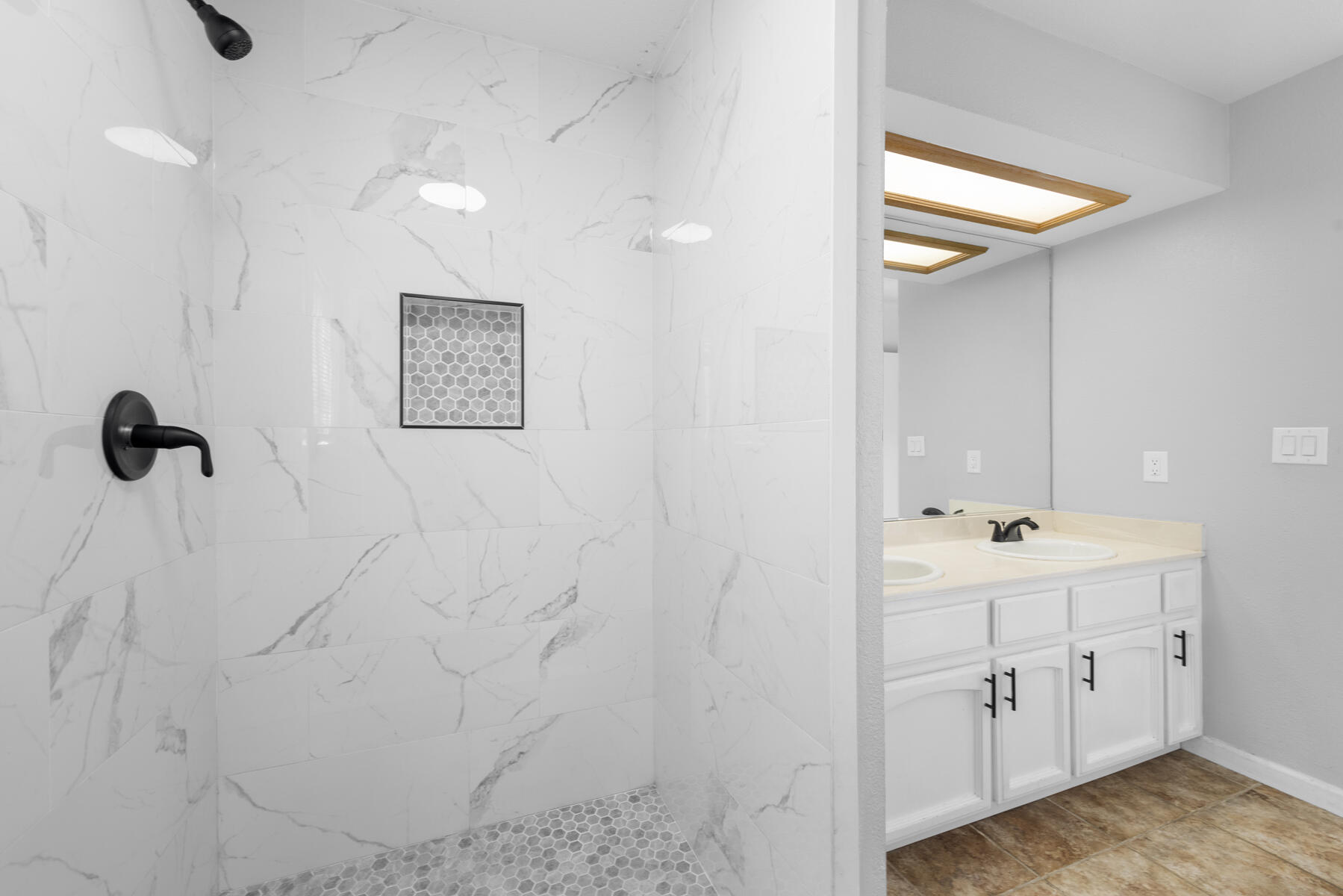 2157 Country View Ave, Tulare, CA 93274