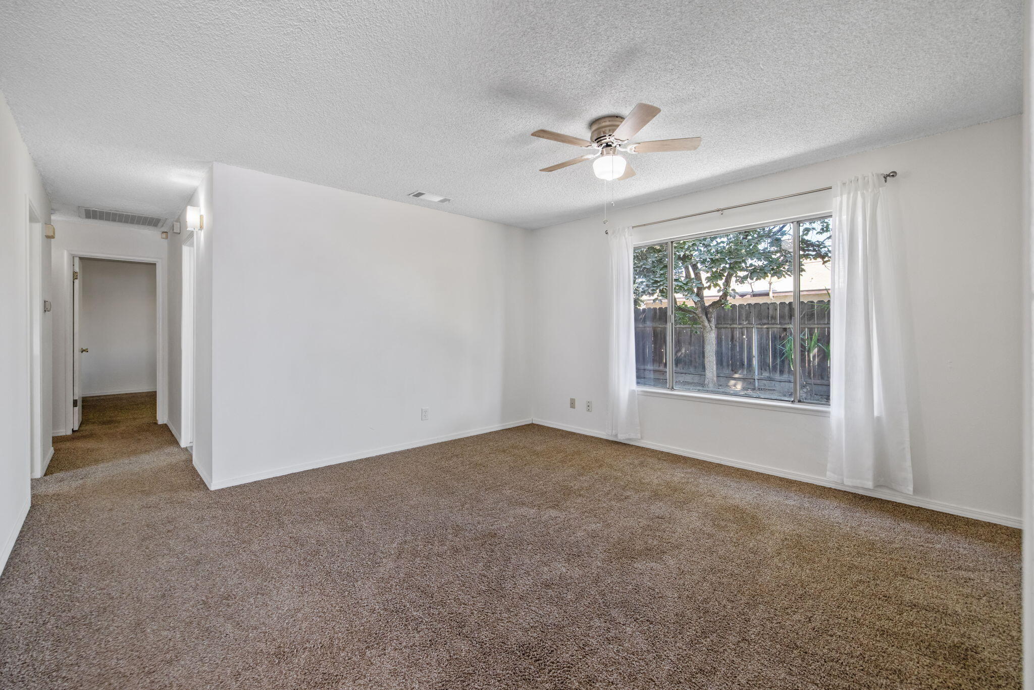 1700 W La Vida Ave, Visalia, CA 93277