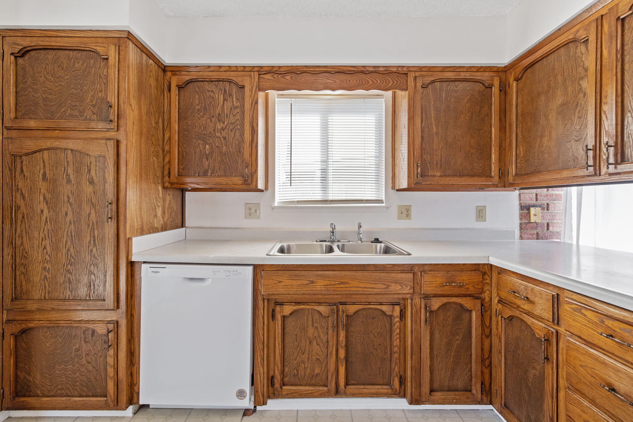 1700 W La Vida Ave, Visalia, CA 93277