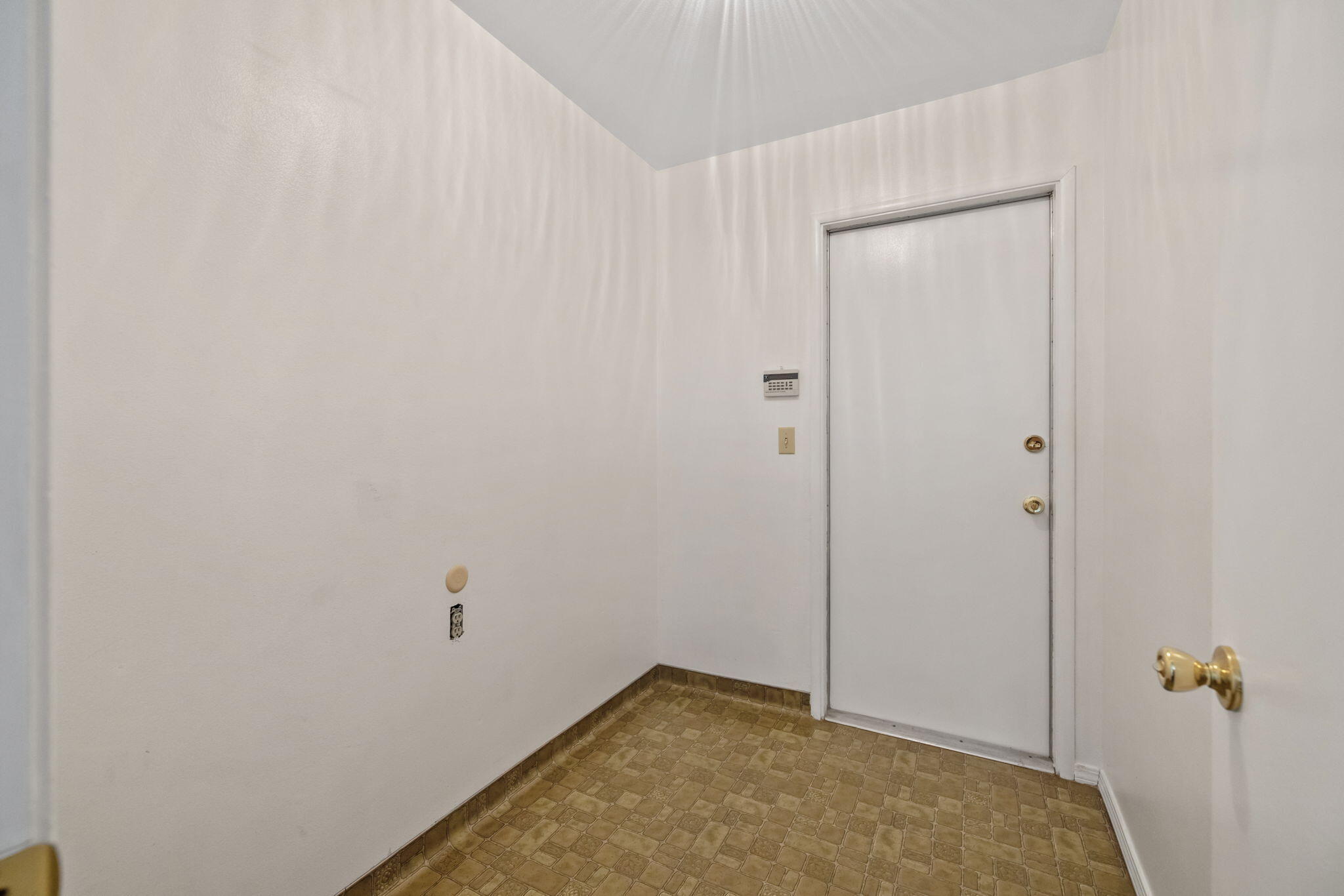 1700 W La Vida Ave, Visalia, CA 93277