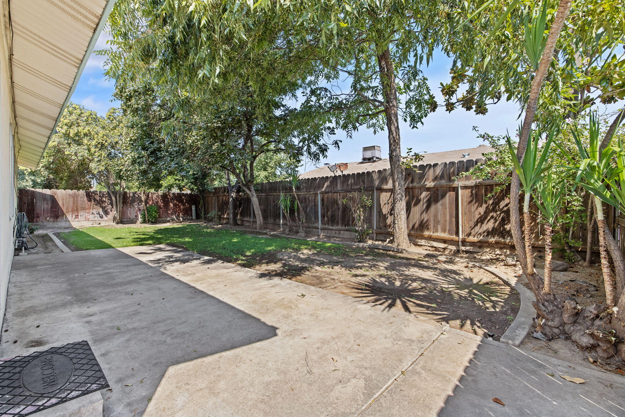 1700 W La Vida Ave, Visalia, CA 93277